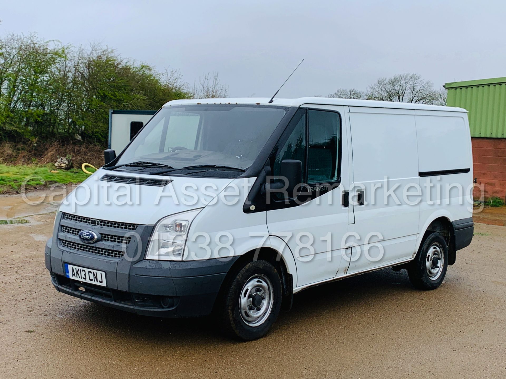 FORD TRANSIT *SWB - PANEL VAN* (2013) '2.2 TDCI - 100 BHP - 6 SPEED' - Image 6 of 30