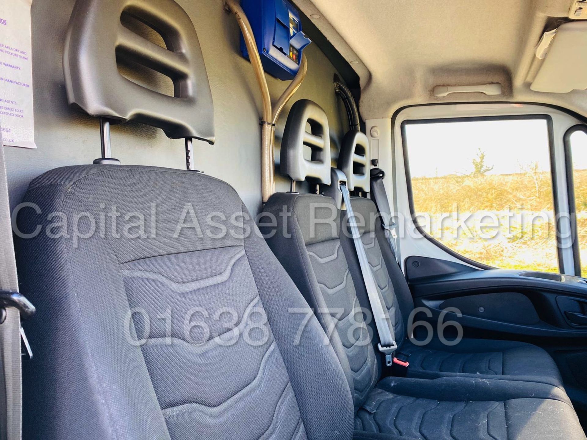 IVECO DAILY 35S13 *FRIDGE / FREEZER VAN* (2016-NEW MODEL) '2.3 DIESEL - 6 SPEED' *SAT NAV* - Image 17 of 35