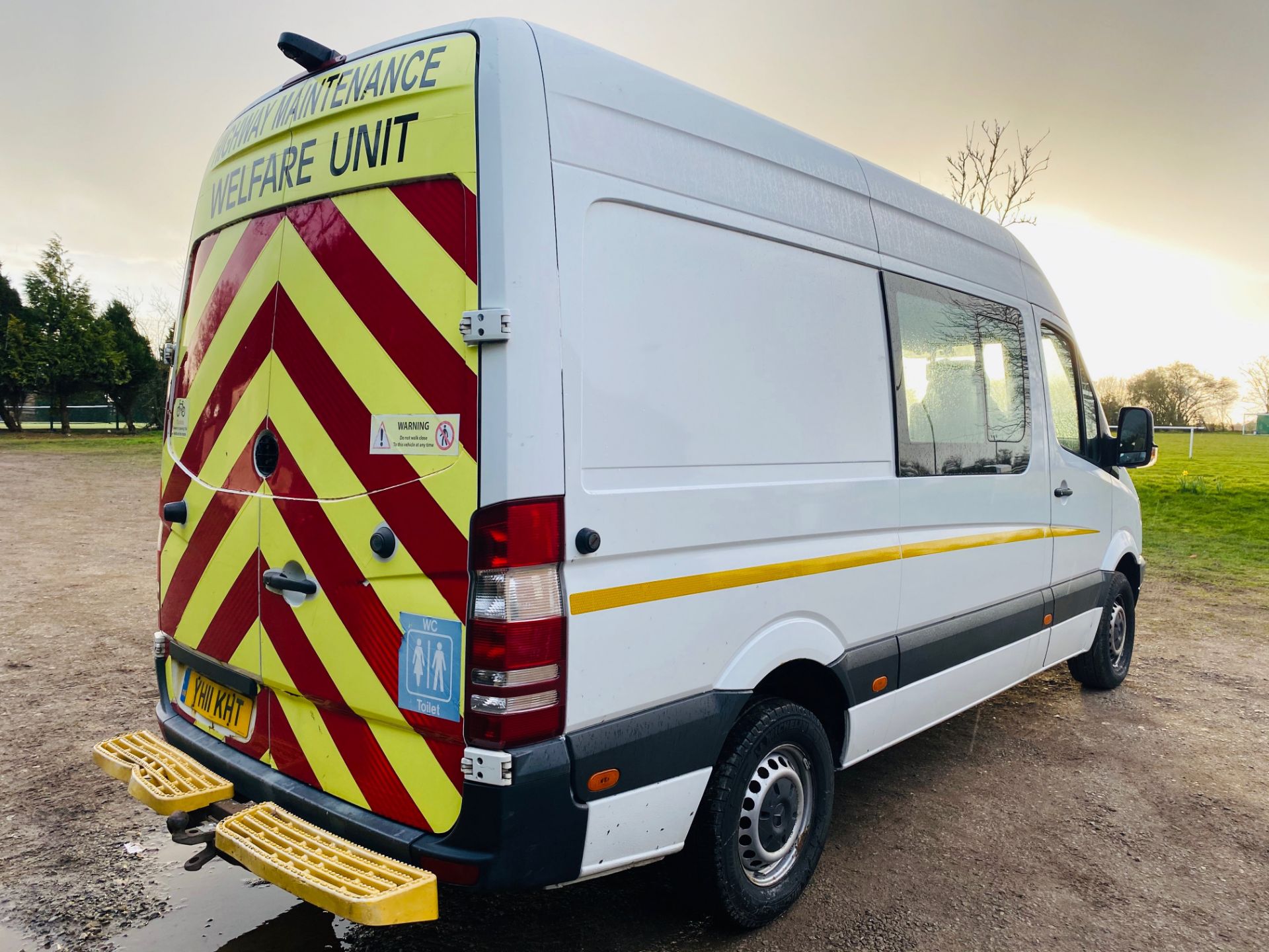 MERCEDES SPRINTER 313CDI MEDIUM WHEEL BASE WELFARE / MESSING UNIT - TOILET - MICROWAVE - ONLY 114K - Image 8 of 23