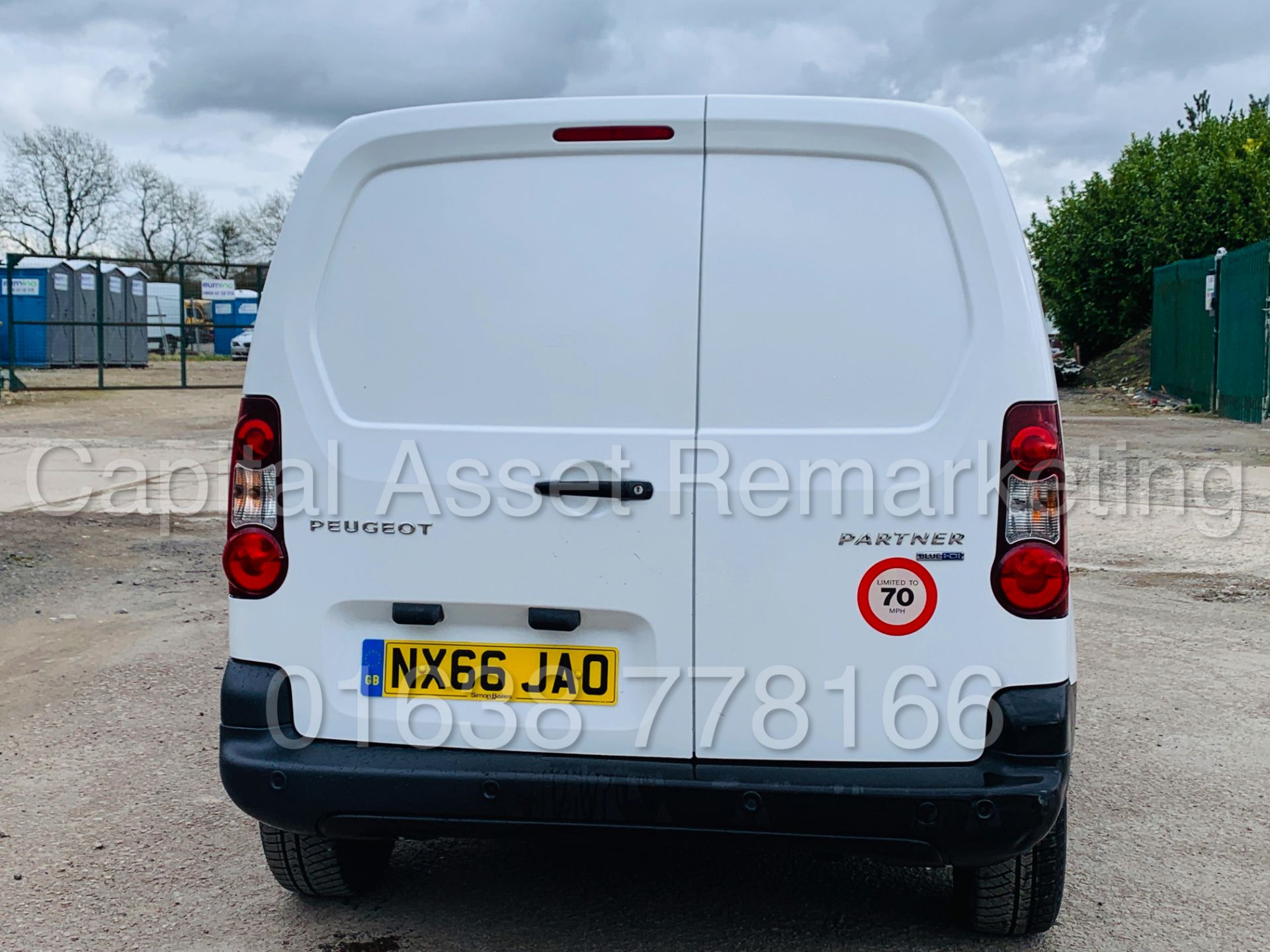 PEUGEOT PARTNER *PROFESSIONAL* SWB - PANEL VAN (2017 MODEL) '1.6 BLUE HDI-EURO 6' *U-LEZ COMPLIANT* - Image 7 of 42