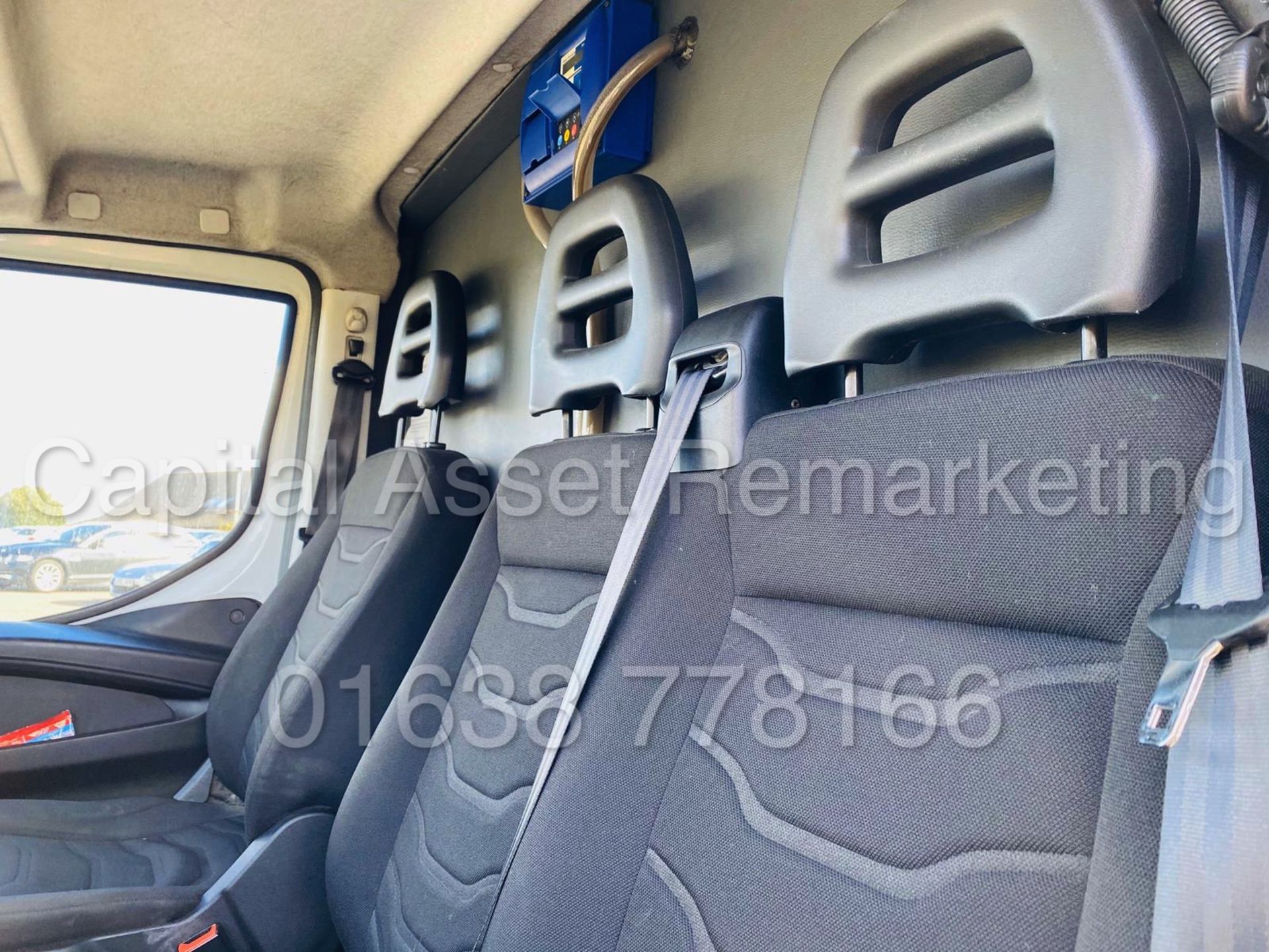 IVECO DAILY 35S13 *FRIDGE / FREEZER VAN* (2016-NEW MODEL) '2.3 DIESEL - 6 SPEED' *SAT NAV* - Image 15 of 35