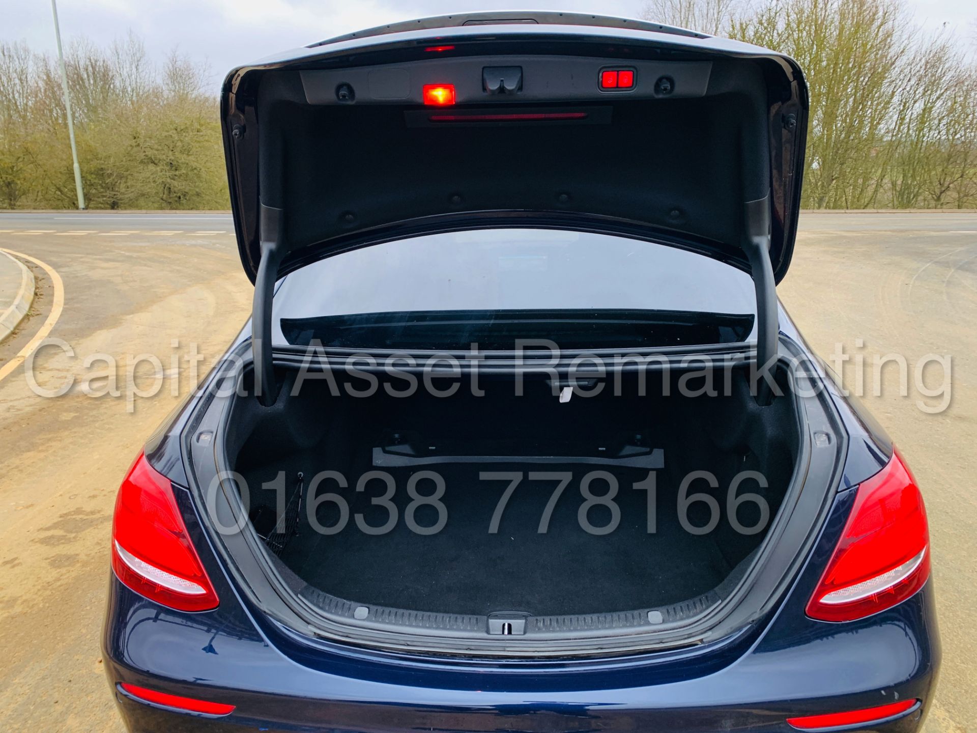 (ON SALE) MERCEDES-BENZ E220D *AMG LINE PREMIUM PLUS* SALOON (2019 MODEL) '9-G TRONIC AUTO' - Image 34 of 63