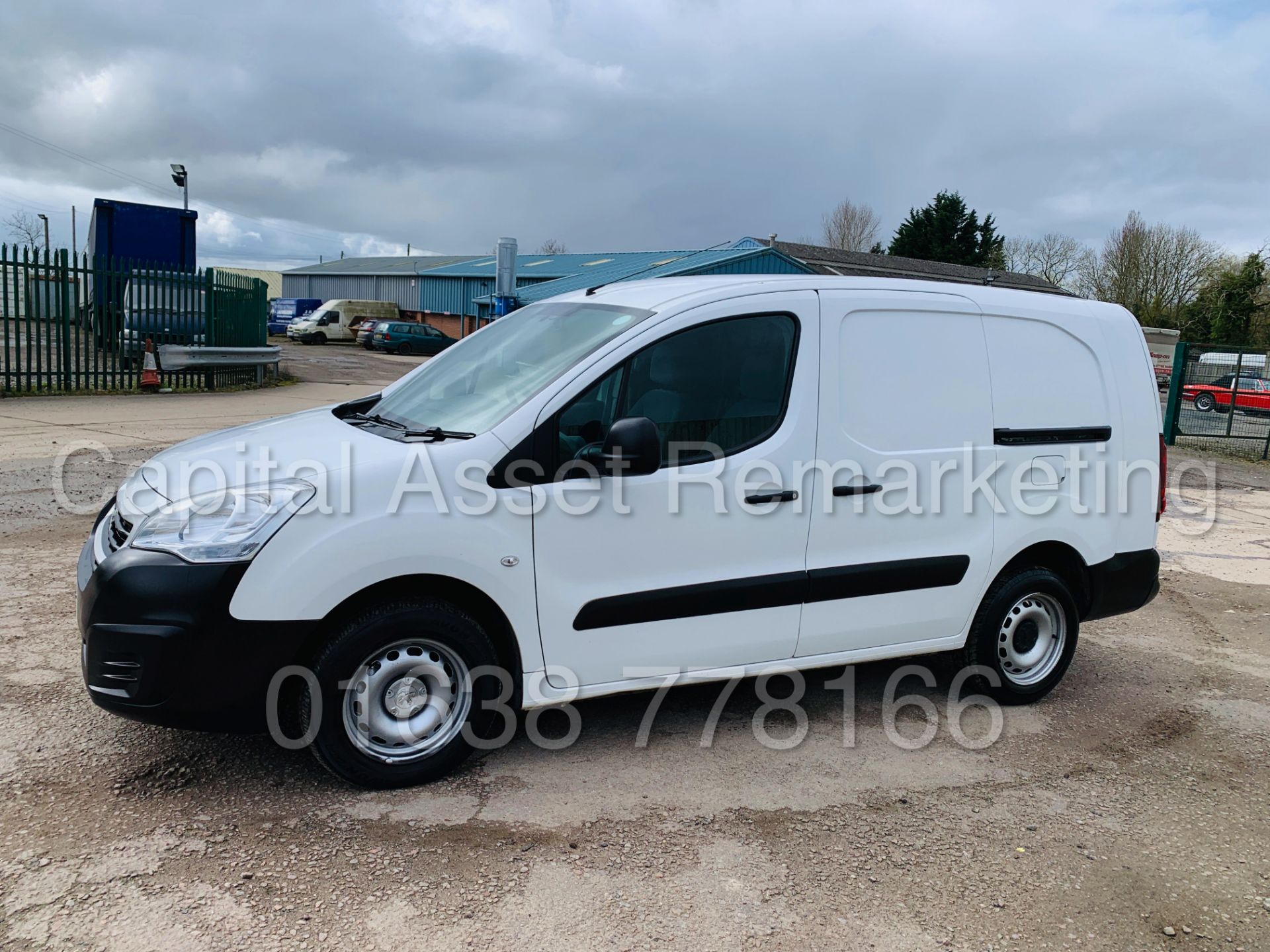 PEUGEOT PARTNER *750 S* LWB - PANEL VAN (2017 MODEL) '1.6 HDI-EURO 6' *U-LEZ COMPLIANT* (1 OWNER) - Image 8 of 40