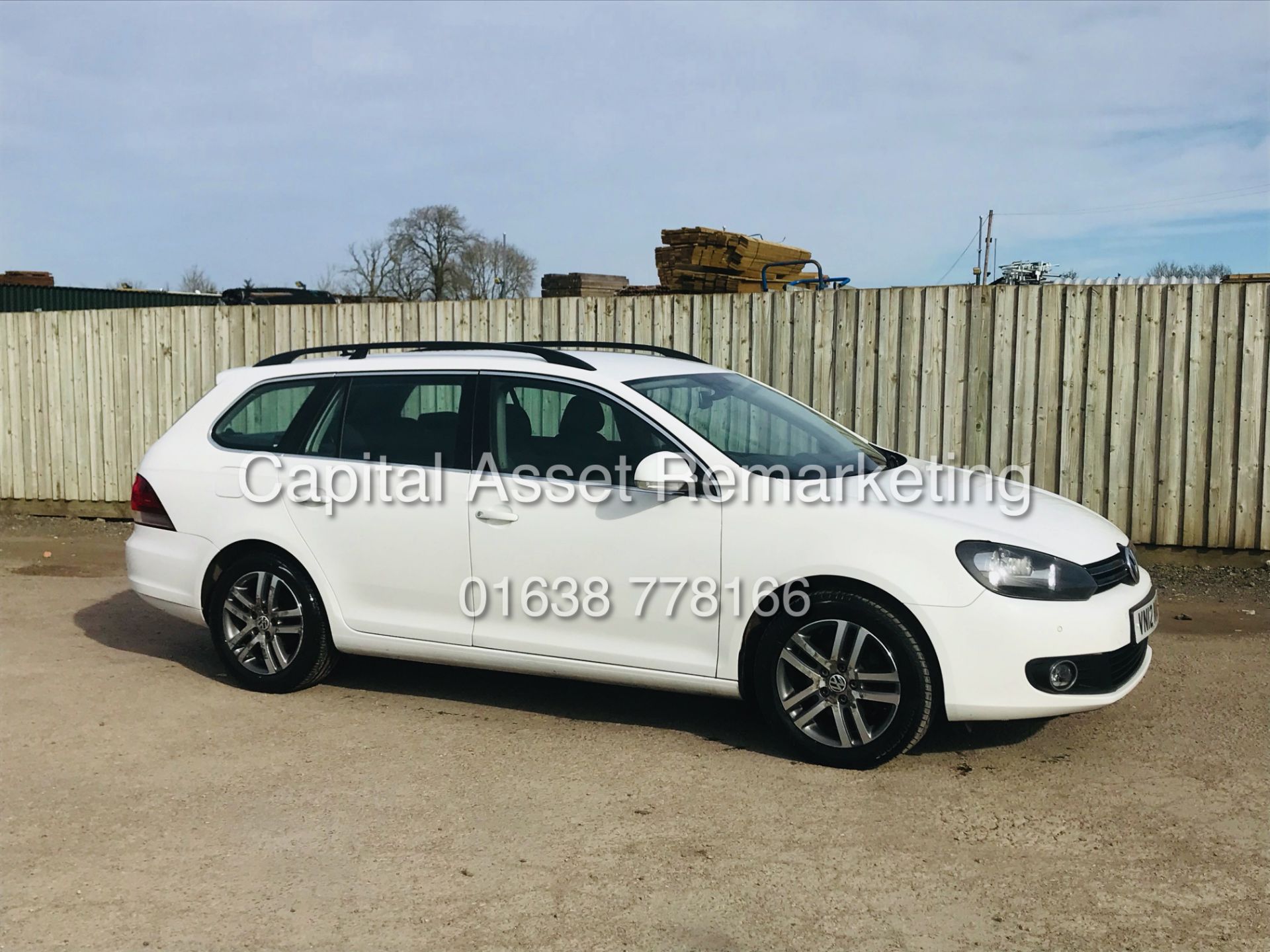 VOLKSWAGEN GOLF SE *5 DOOR ESTATE* (2012) '1.6 TDI - STOP/START' *AIR CON* (1 OWNER FROM NEW) - Image 8 of 38