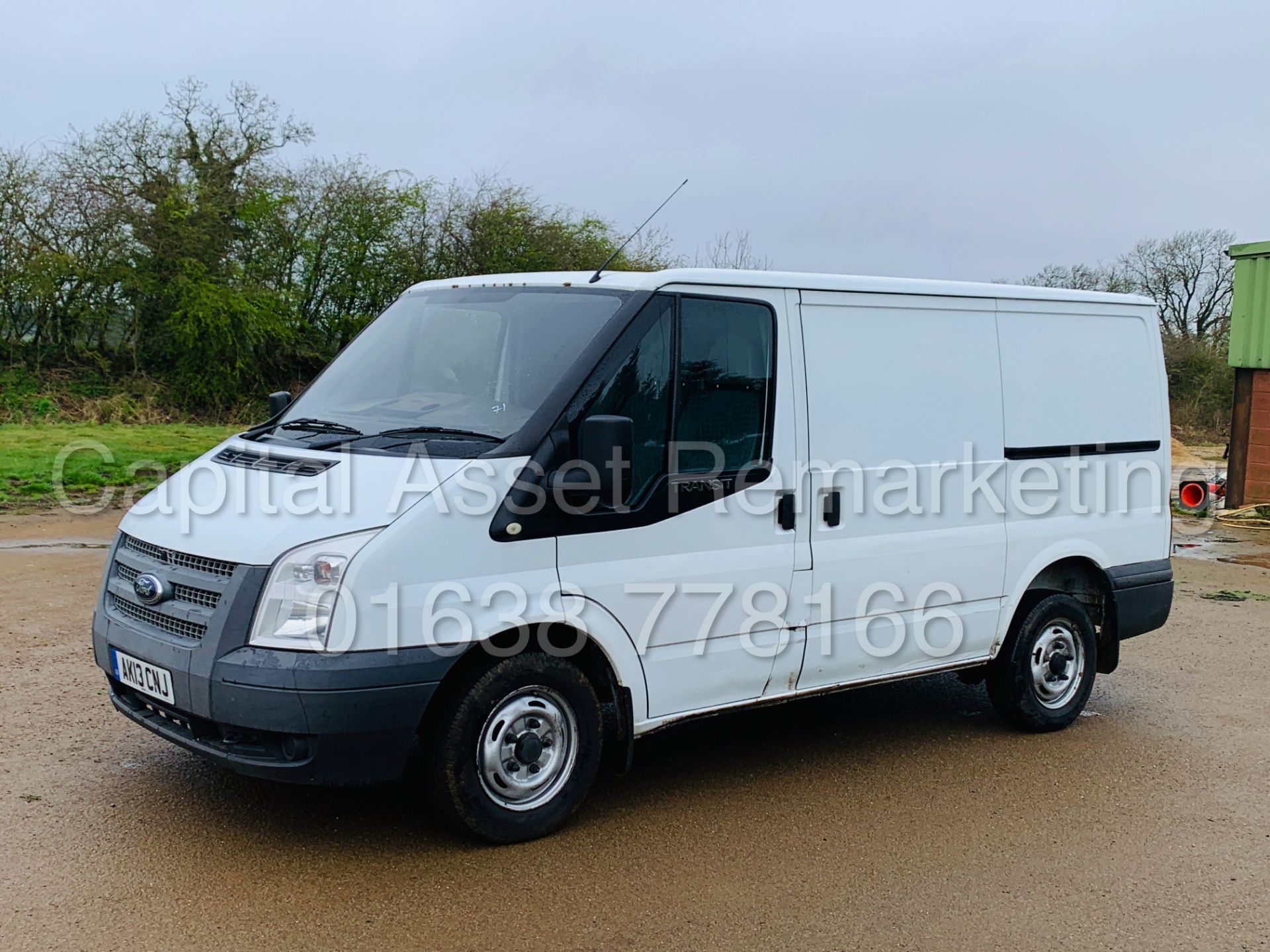 FORD TRANSIT *SWB - PANEL VAN* (2013) '2.2 TDCI - 100 BHP - 6 SPEED' - Image 3 of 30