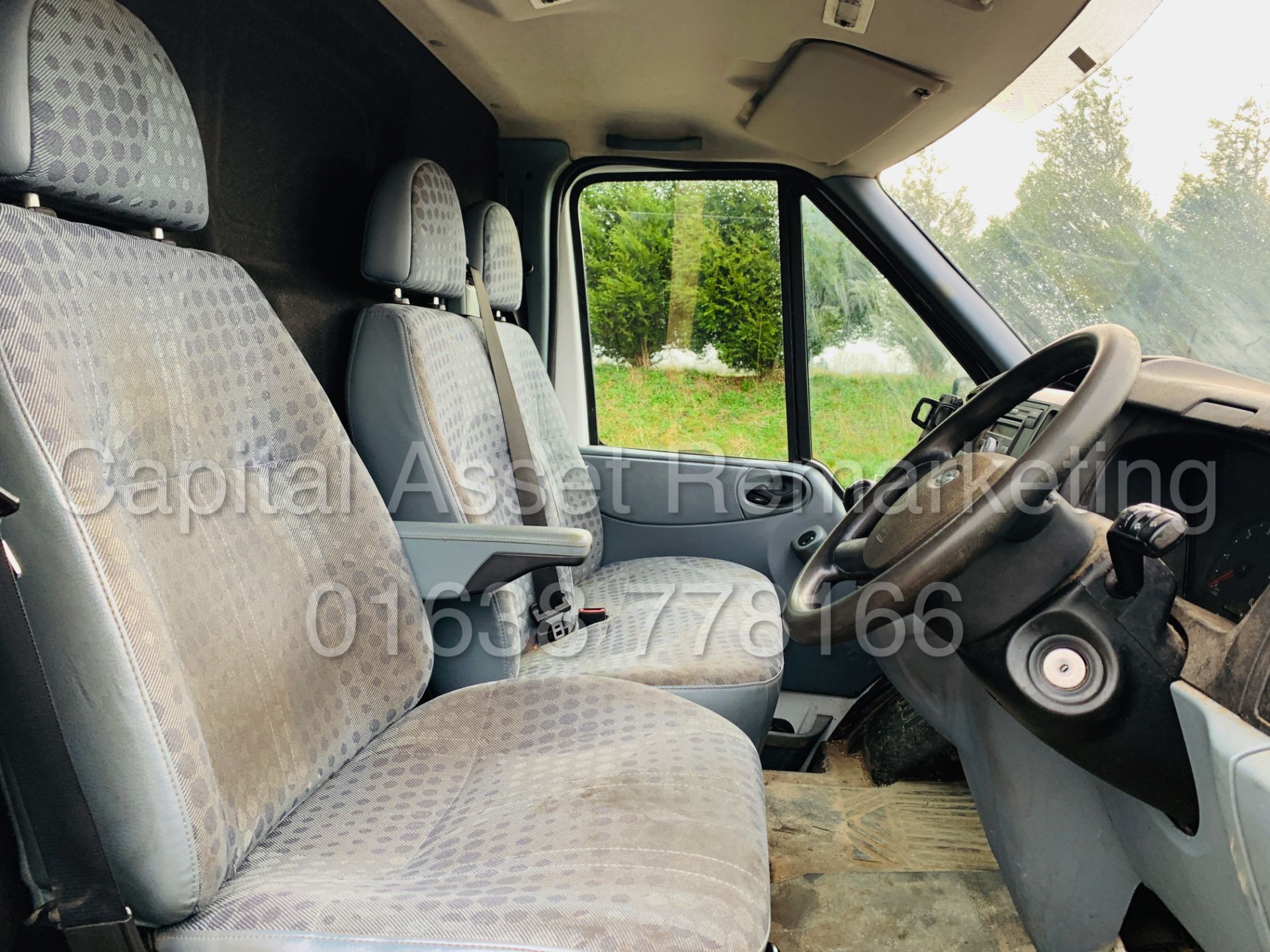 FORD TRANSIT *SWB - PANEL VAN* (2013) '2.2 TDCI - 100 BHP - 6 SPEED' - Image 21 of 30