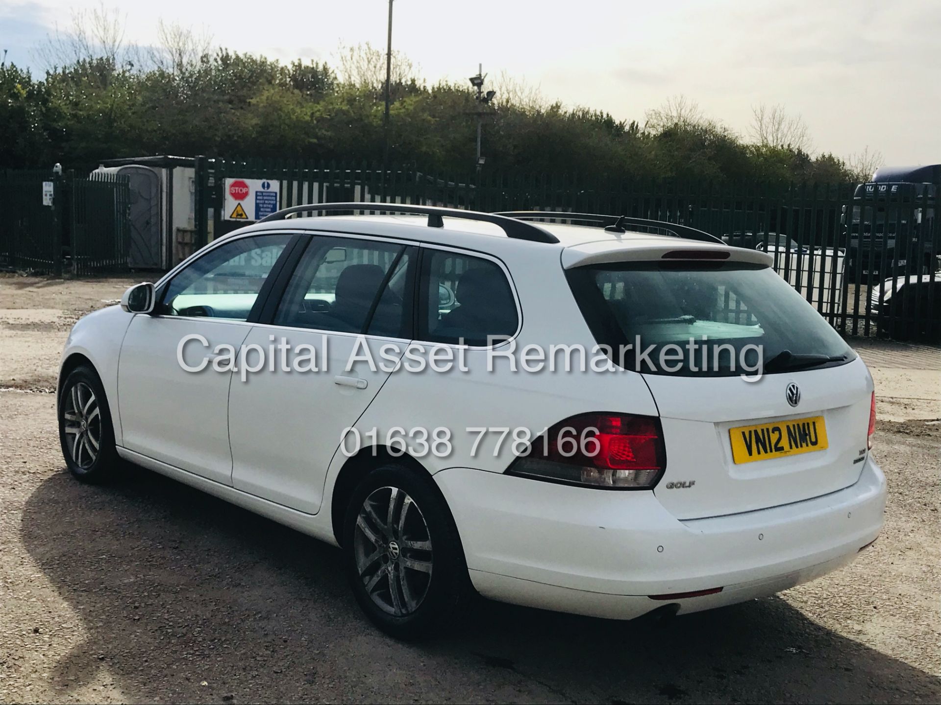 VOLKSWAGEN GOLF SE *5 DOOR ESTATE* (2012) '1.6 TDI - STOP/START' *AIR CON* (1 OWNER FROM NEW) - Image 13 of 38