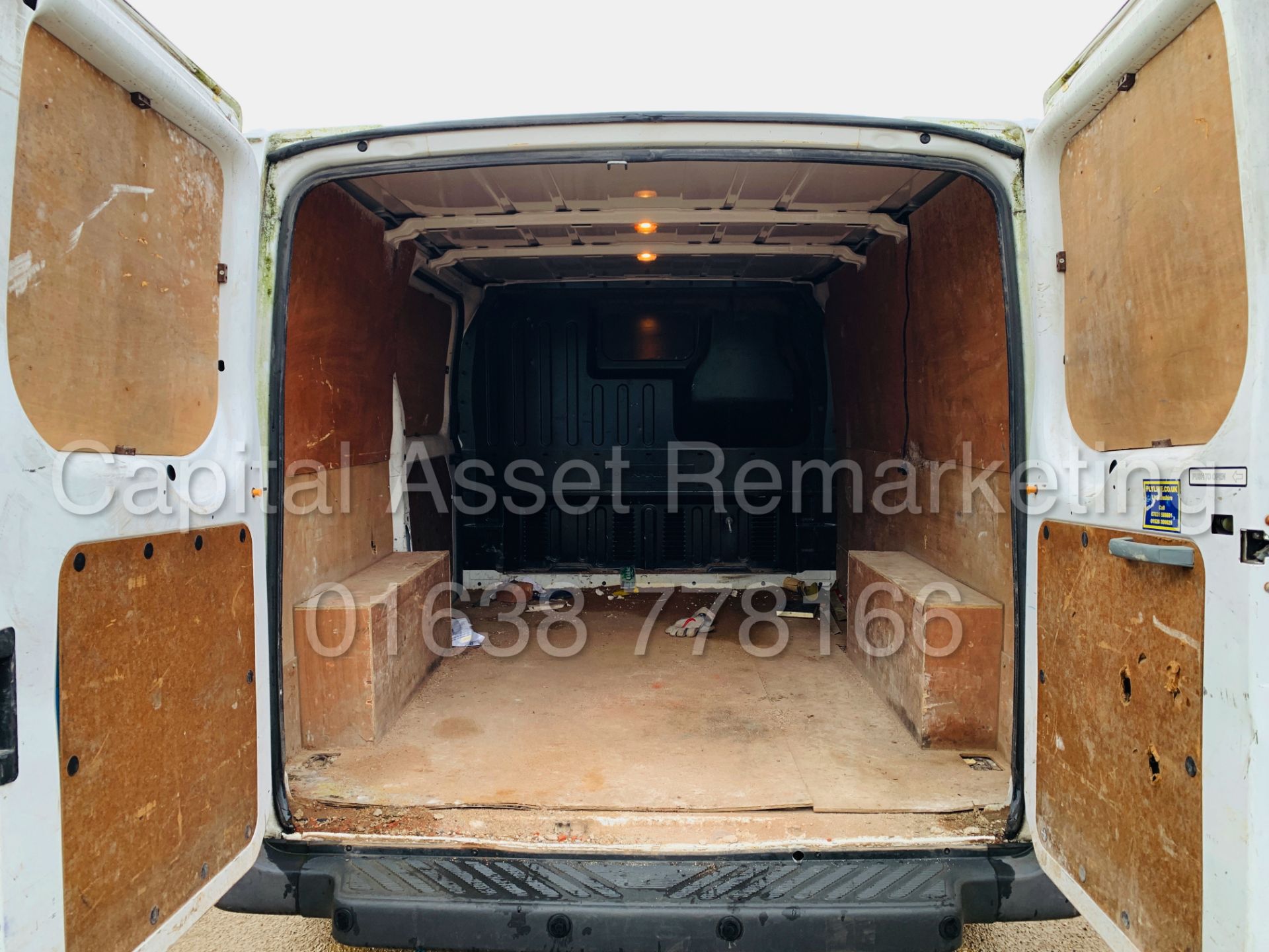 FORD TRANSIT *SWB - PANEL VAN* (2013) '2.2 TDCI - 100 BHP - 6 SPEED' - Image 19 of 30