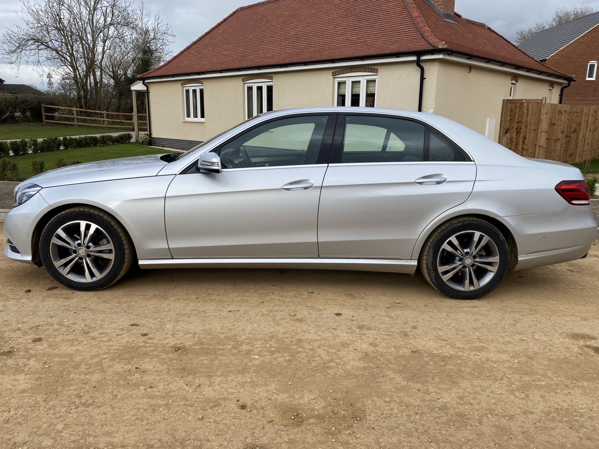 On Sale MERCEDES E220d SPECIAL EQUIPMENT 7G TRONIC AUTO - 15 REG - SAT NAV - LEATHER - HUGE SPEC - Image 4 of 25