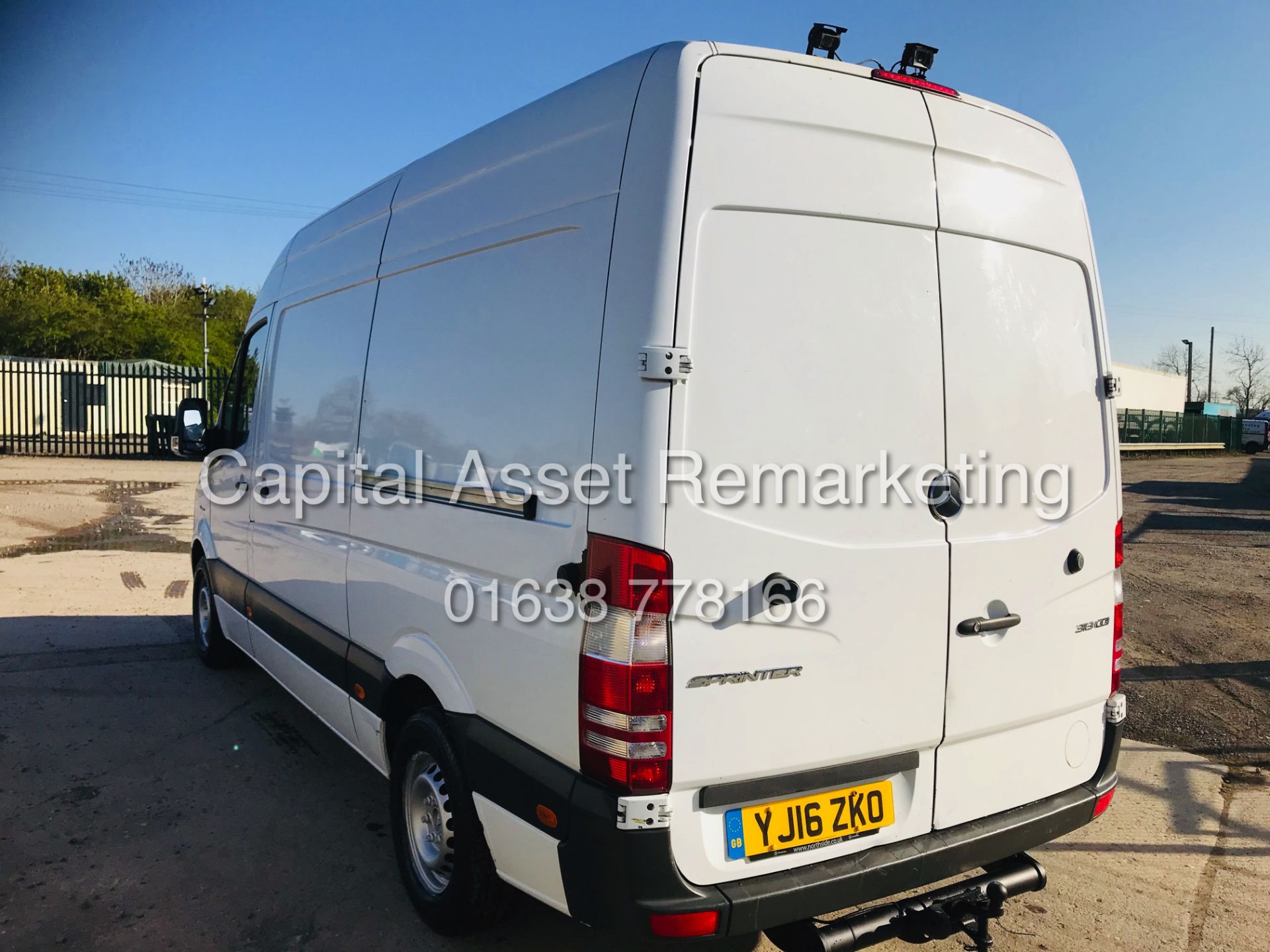 On Sale MERCEDES SPRINTER 313CDI *PREMIUM 2Oth ANNIVERSARY* (16 REG) 1 OWNER FSH *AIR CON & SAT NAV* - Image 11 of 42