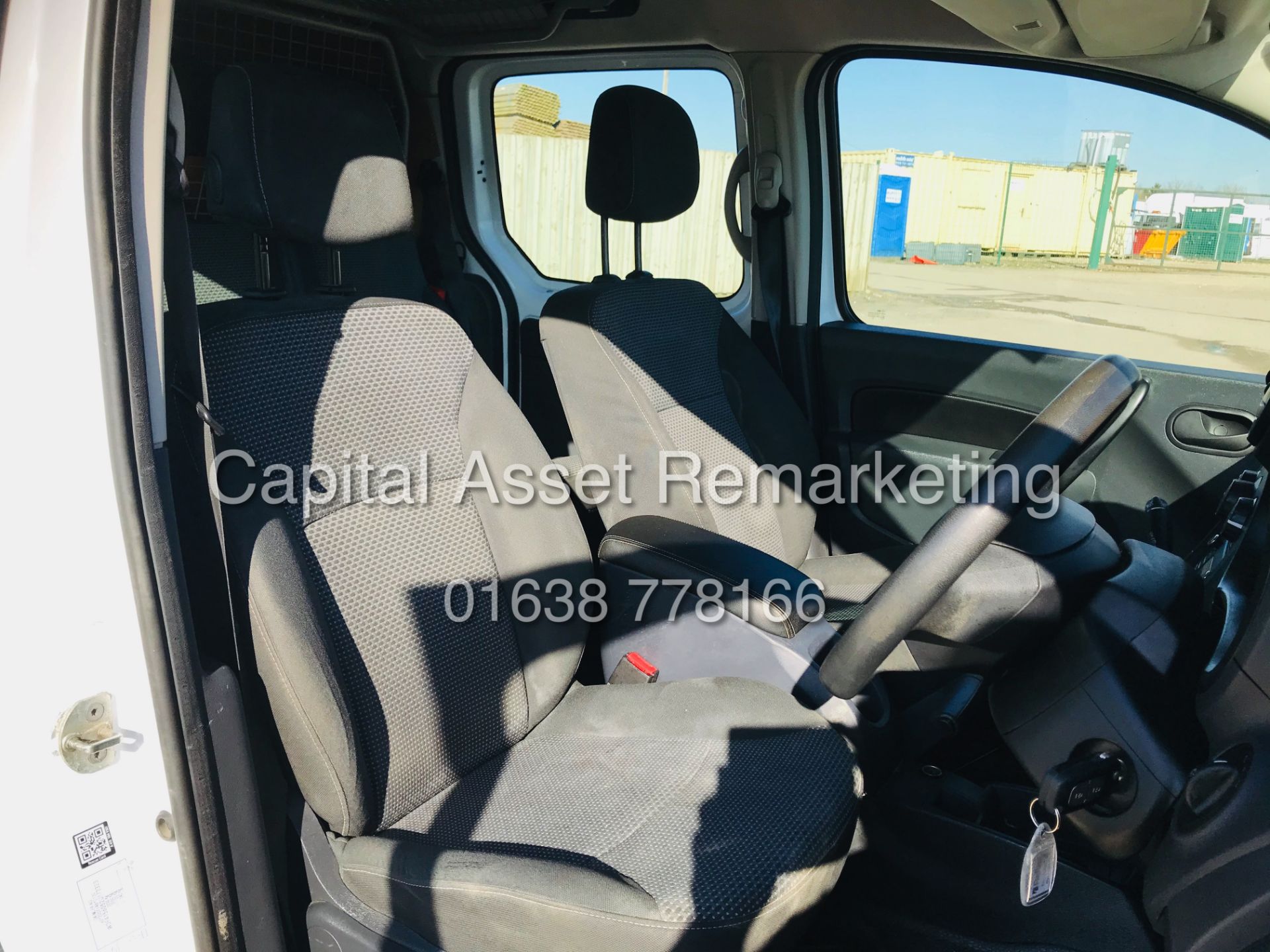 (On Sale) MERCEDES CITAN 109 CDI *XLWB - 5 SEATER CREW VAN* (65 REG) *CRUISE* (1 OWNER-FULL HISTORY) - Image 17 of 38