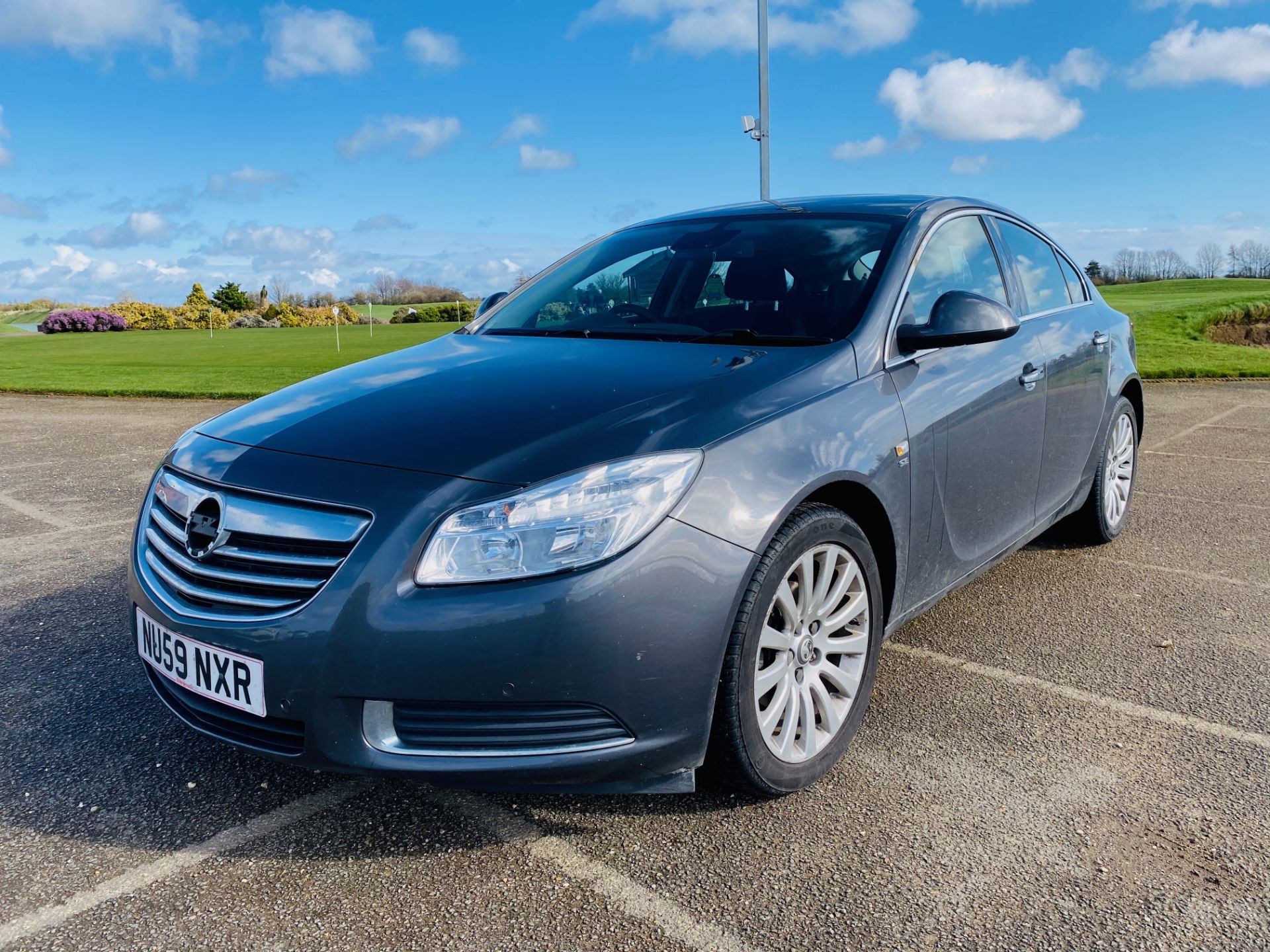 (ON SALE) VAUXHALL INSIGNIA 2.0CDTI "SE" 5 DOOR HATCHBACK - LEATHER - AIR CON - LOW MILES - NO VAT - Image 4 of 30
