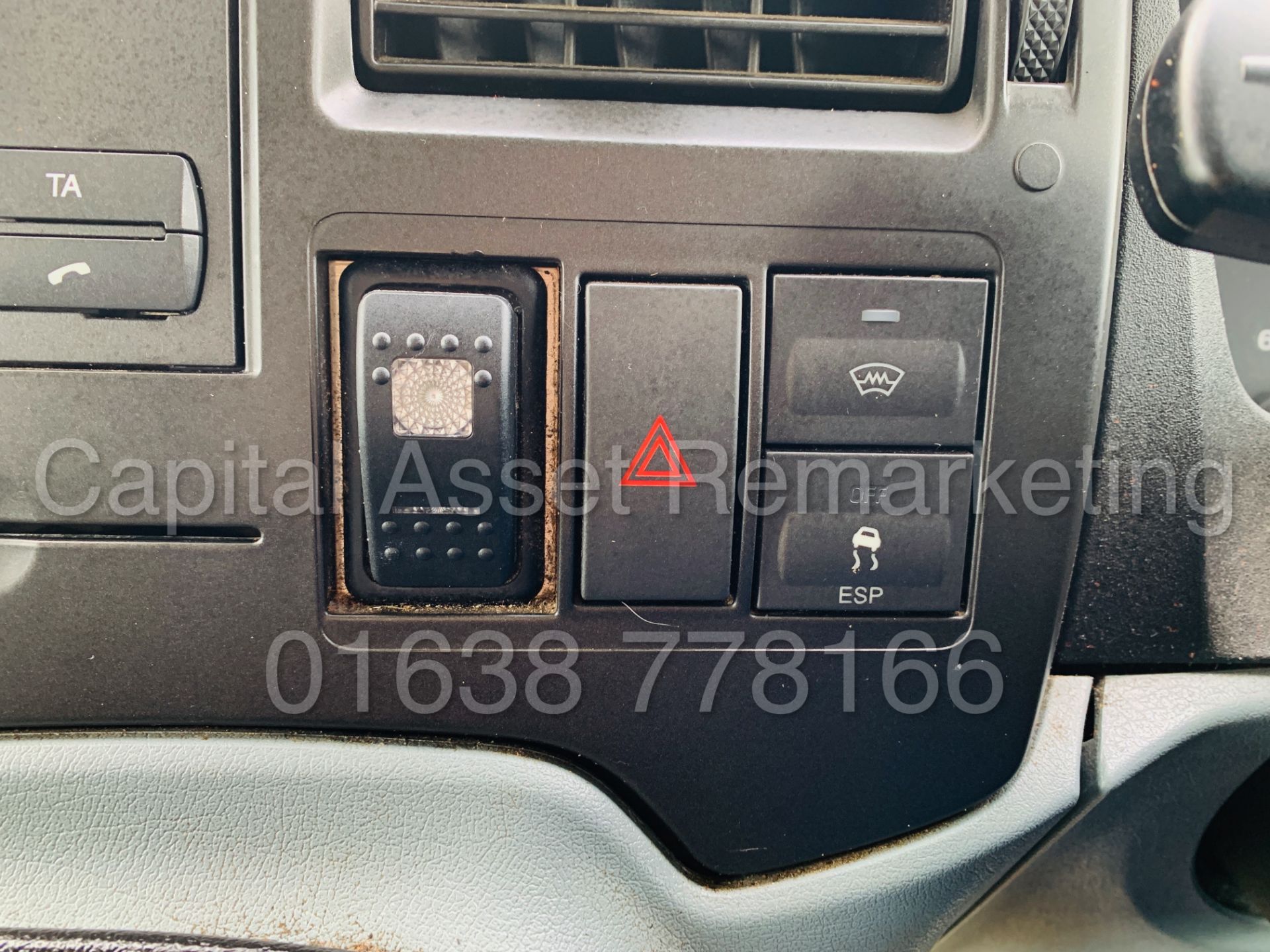 FORD TRANSIT T350 *LWB - 6 SEATER MESSING UNIT* (2013 MODEL) '2.2 TDCI' *CLARKS CONVERSION* - Image 39 of 43