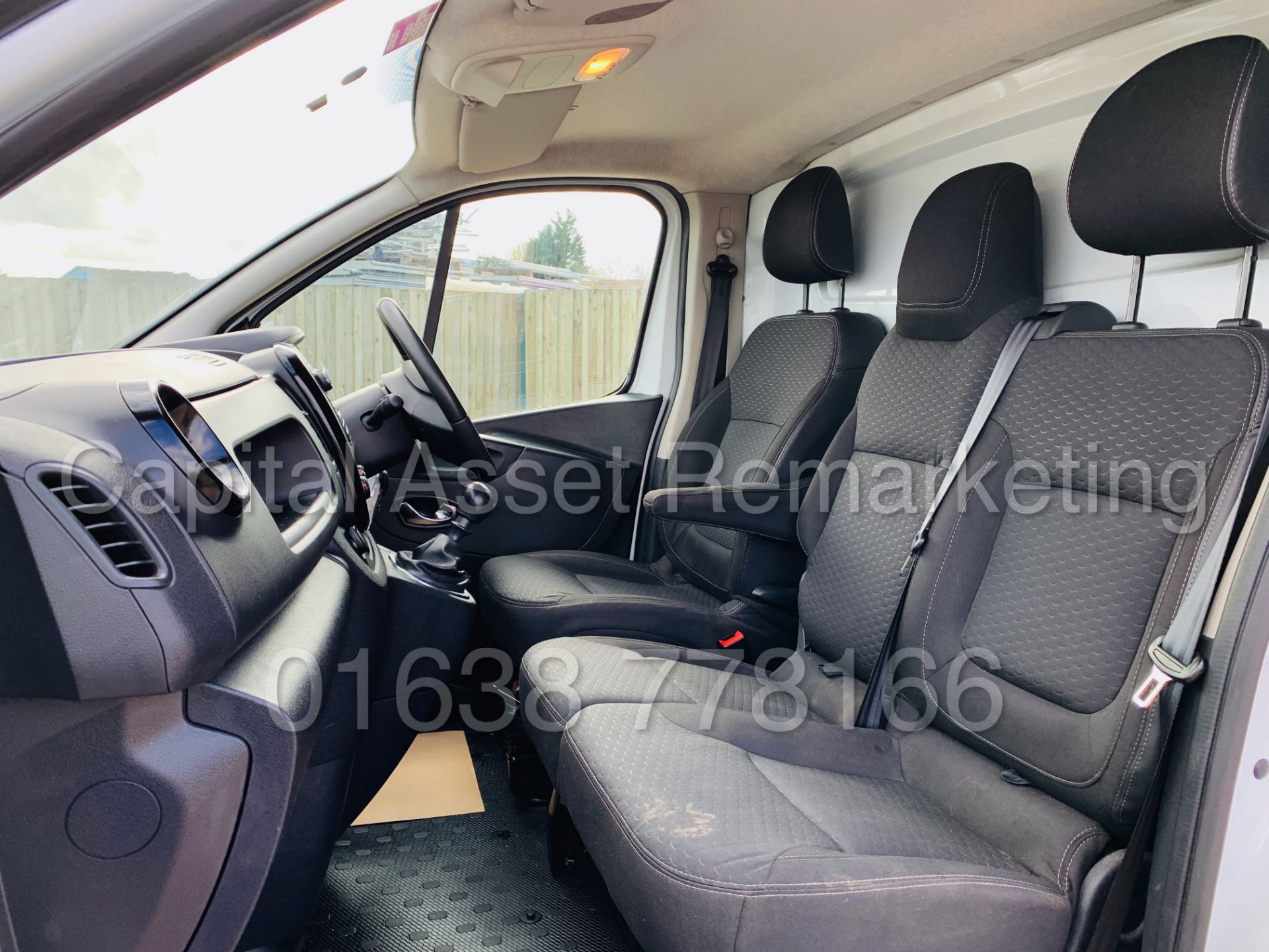 VAUXHALL VIVARO *SPORTIVE* SWB - PANEL VAN (2017 - EURO 6 MODEL) '1.6 CDTI - 6 SPEED' (1 OWNER) - Bild 22 aus 40