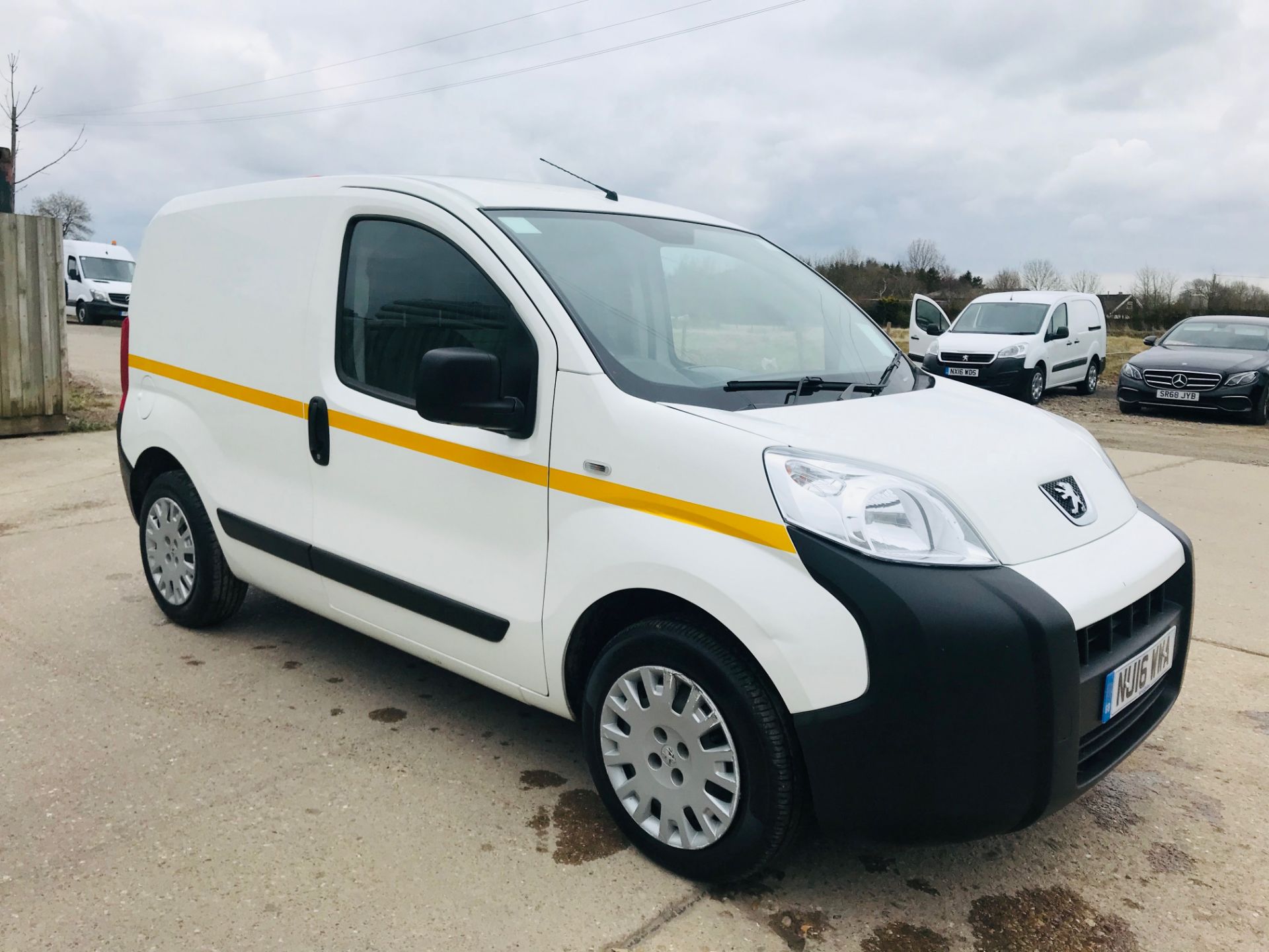 On Sale PEUGEOT BIPPER "PROFESSIONAL" HDI (16 REG-NEW SHAPE) 1 OWNER FSH - AC - ELEC PACK -SLD - Image 2 of 35