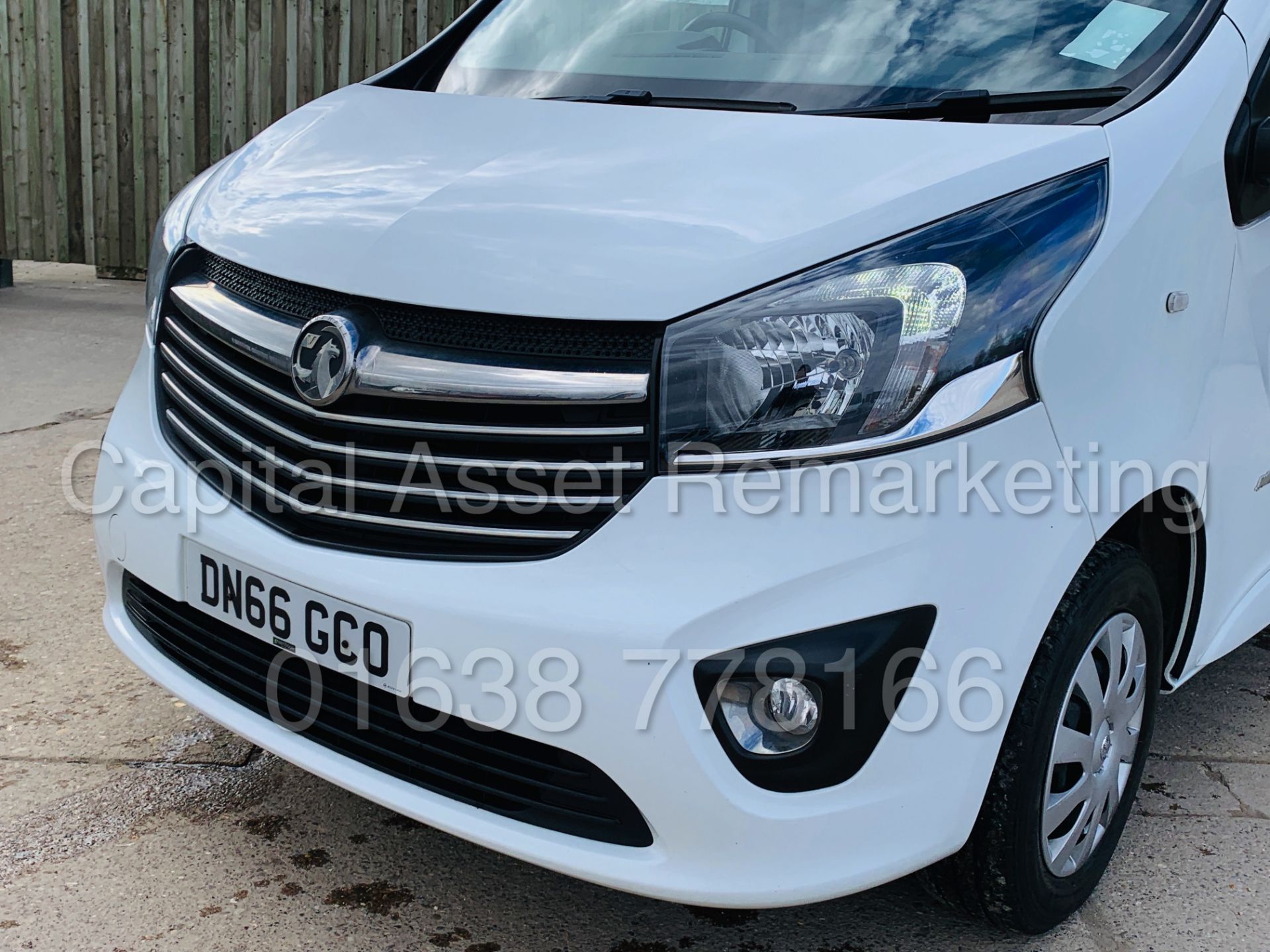 VAUXHALL VIVARO *SPORTIVE* SWB - PANEL VAN (2017 - EURO 6 MODEL) '1.6 CDTI - 6 SPEED' (1 OWNER) - Image 16 of 40