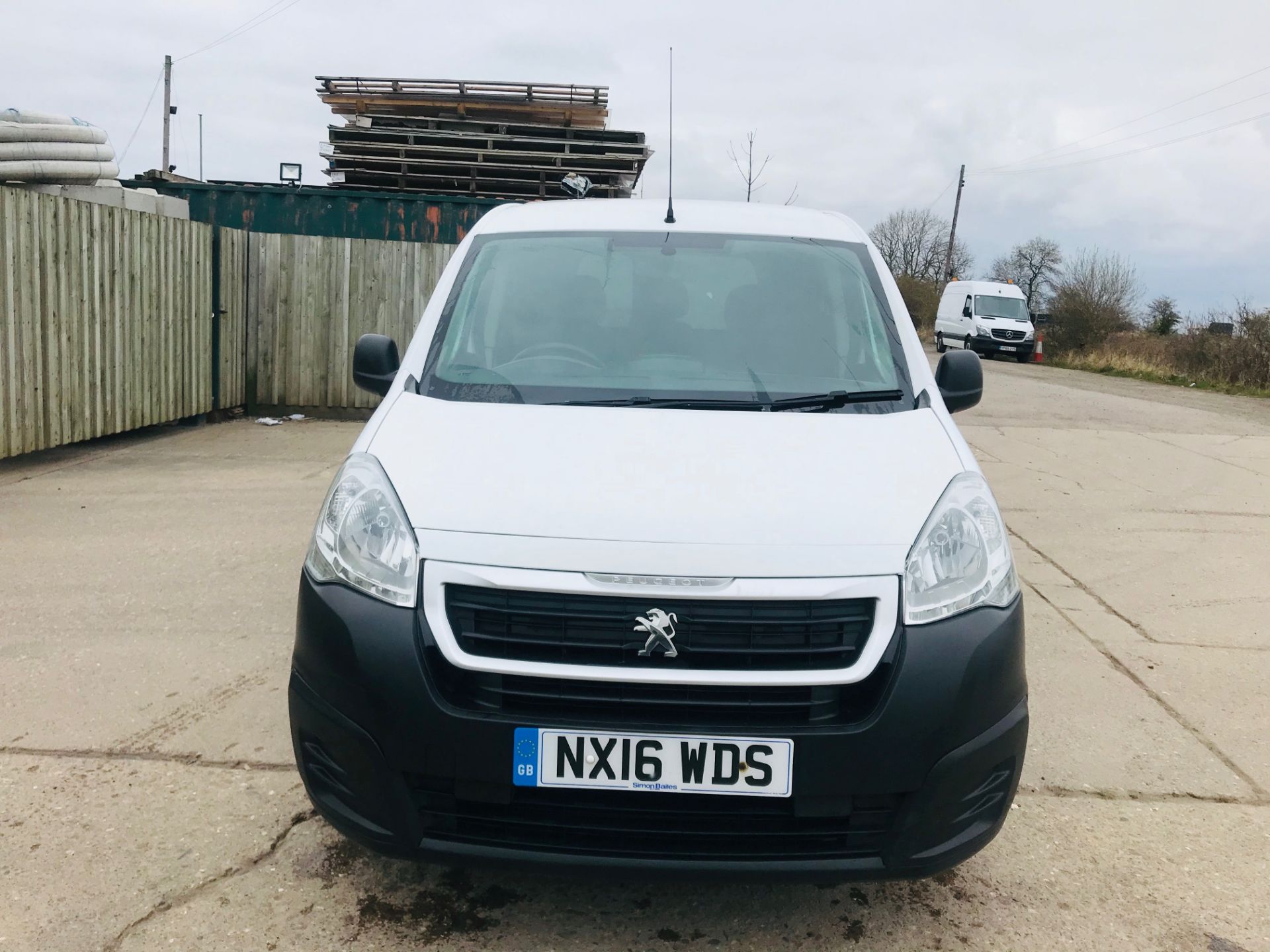 (On Sale) PEUGEOT PARTNER 1.6HDI CRC 5 SEATER DUAL LINER / CREW VAN (2016) 1 OWNER FSH *RARE* - Image 4 of 31