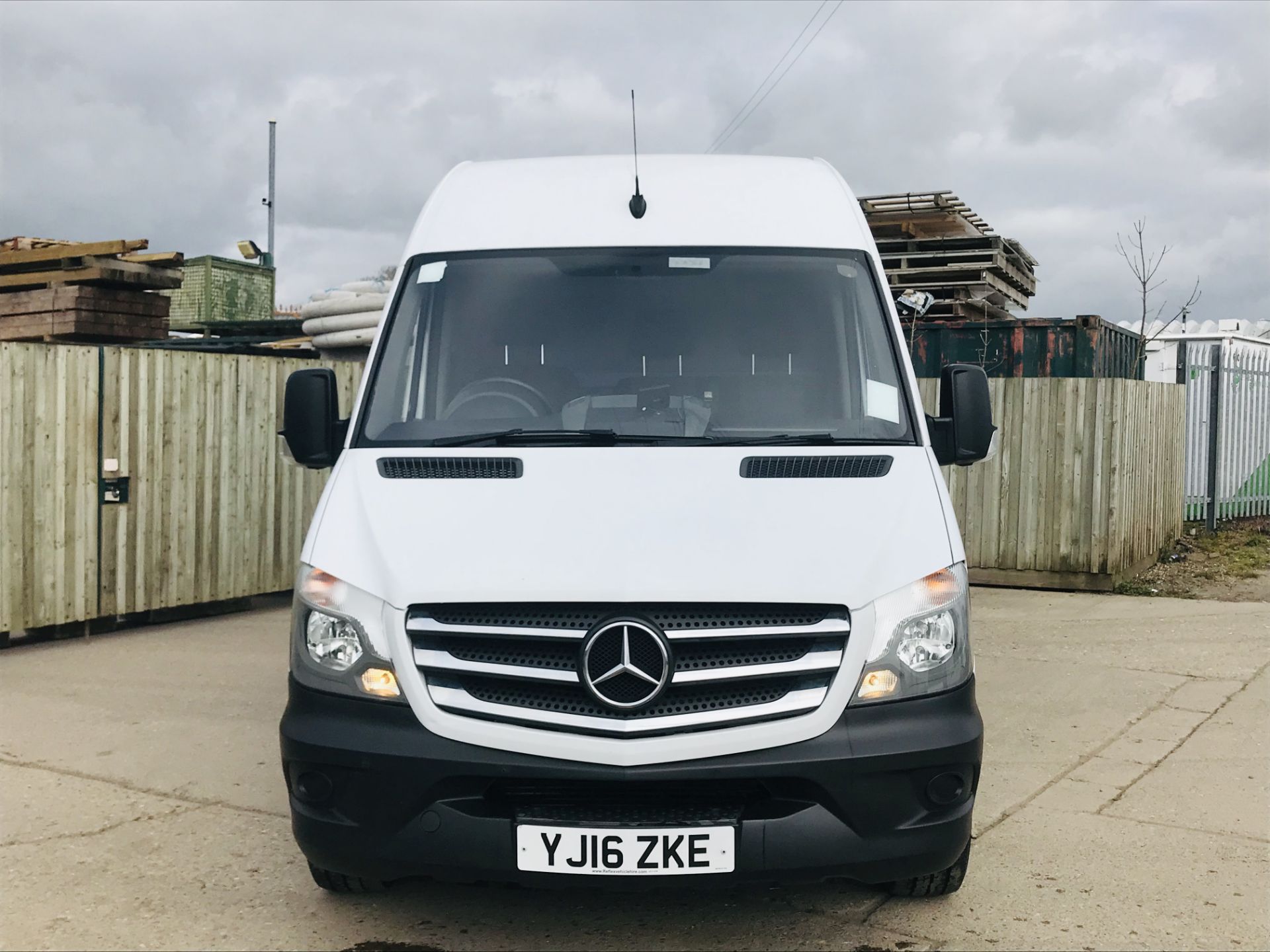 On Sale MERCEDES SPRINTER 313CDI "PREMIUM - 20TH ANNIVERSARY" 1 OWNER FSH - SAT NAV - AC ELEC PACK - Image 14 of 41