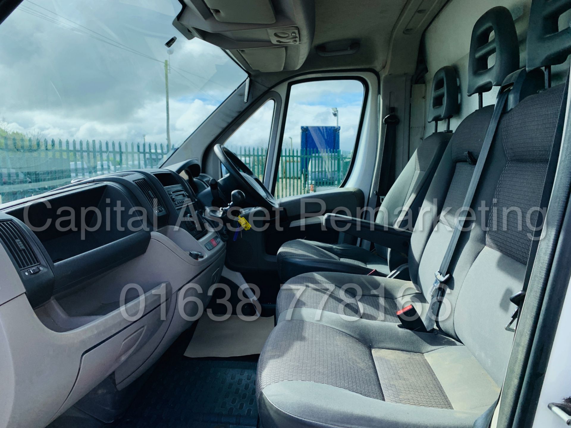 (On Sale) CITROEN RELAY *LWB HI-ROOF* (2011) '2.2 HDI - 120 BHP - 6 SPEED' **LOW MILEAGE** (3500 KG) - Bild 18 aus 36