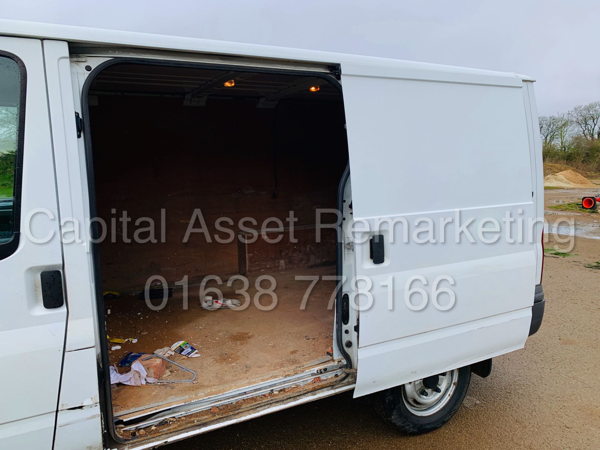 (On Sale) FORD TRANSIT *SWB - PANEL VAN* (2013) '2.2 TDCI - 100 BHP - 6 SPEED' - Bild 18 aus 30