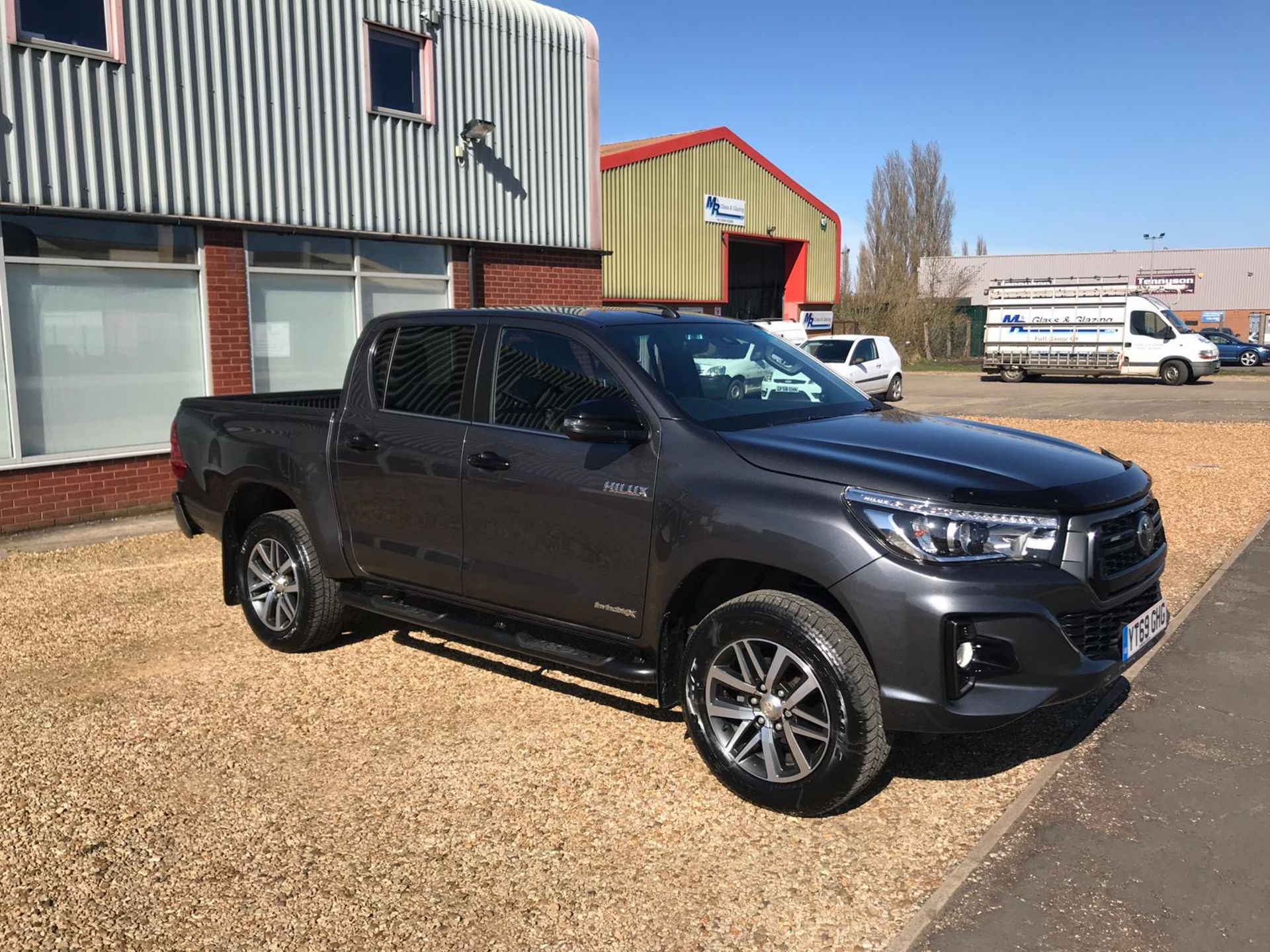 (On Sale) TOYOTA HILUX *INVINCIBLE X* DOUBLE CAB PICK-UP (69 REG) '2.4 D-4D - AUTO' (FULLY LOADED) - Bild 3 aus 11