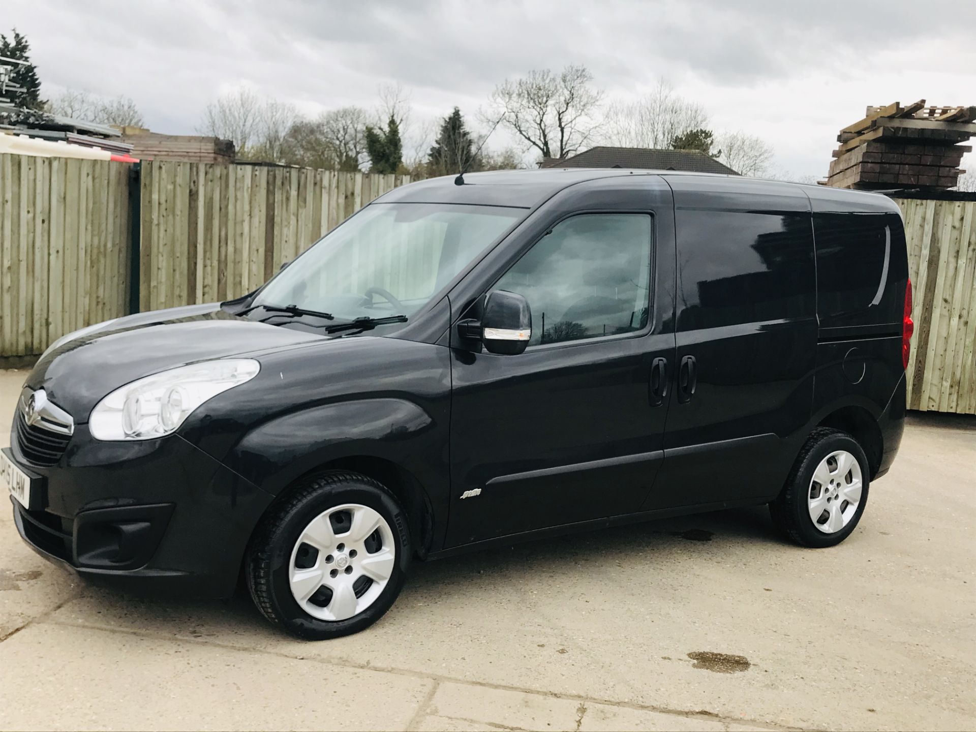 On Sale VAUXHALL COMBO 2000 CDTI "SPORTIVE" 1 OWNER FSH (15 REG) VERY RARE -AC - ELEC PACK -SLD - Image 2 of 27