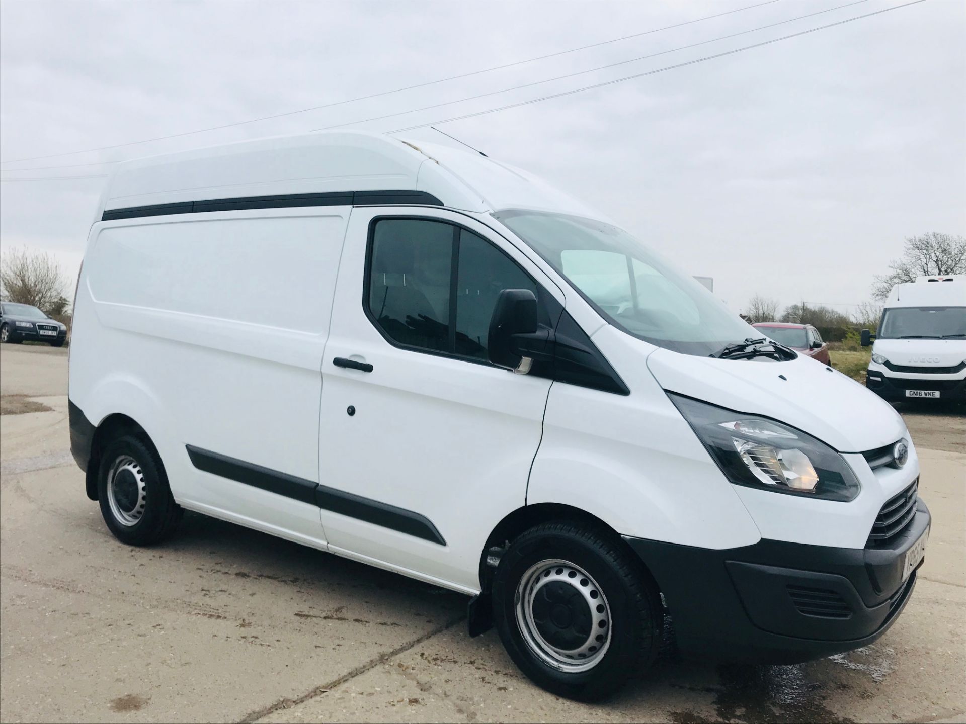 FORD TRANSIT CUSTOM ECO-TECH (2016 MODEL) HI TOP - 1 OWNER *AIR CON* *IDEADL CAMPER CONVERSION* - Image 10 of 32