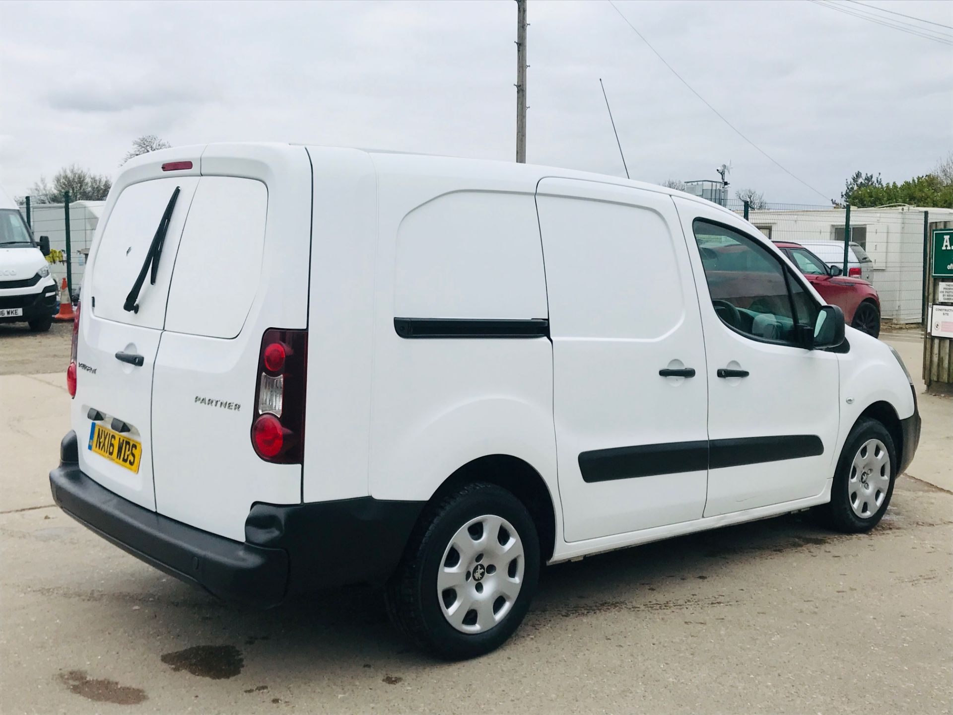 (On Sale) PEUGEOT PARTNER 1.6HDI CRC 5 SEATER DUAL LINER / CREW VAN (2016) 1 OWNER FSH *RARE* - Image 13 of 31