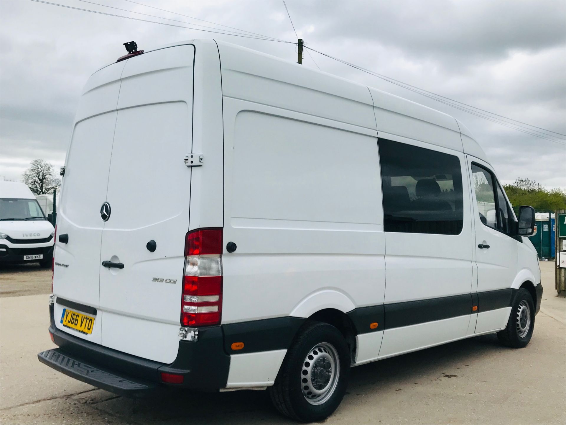 (On Sale) MERCEDES SPRINTER 313CDI *9 SEATER DUAL LINER /CREW VAN* (66 REG) EURO 6-1 OWNER *SAT NAV* - Image 13 of 30