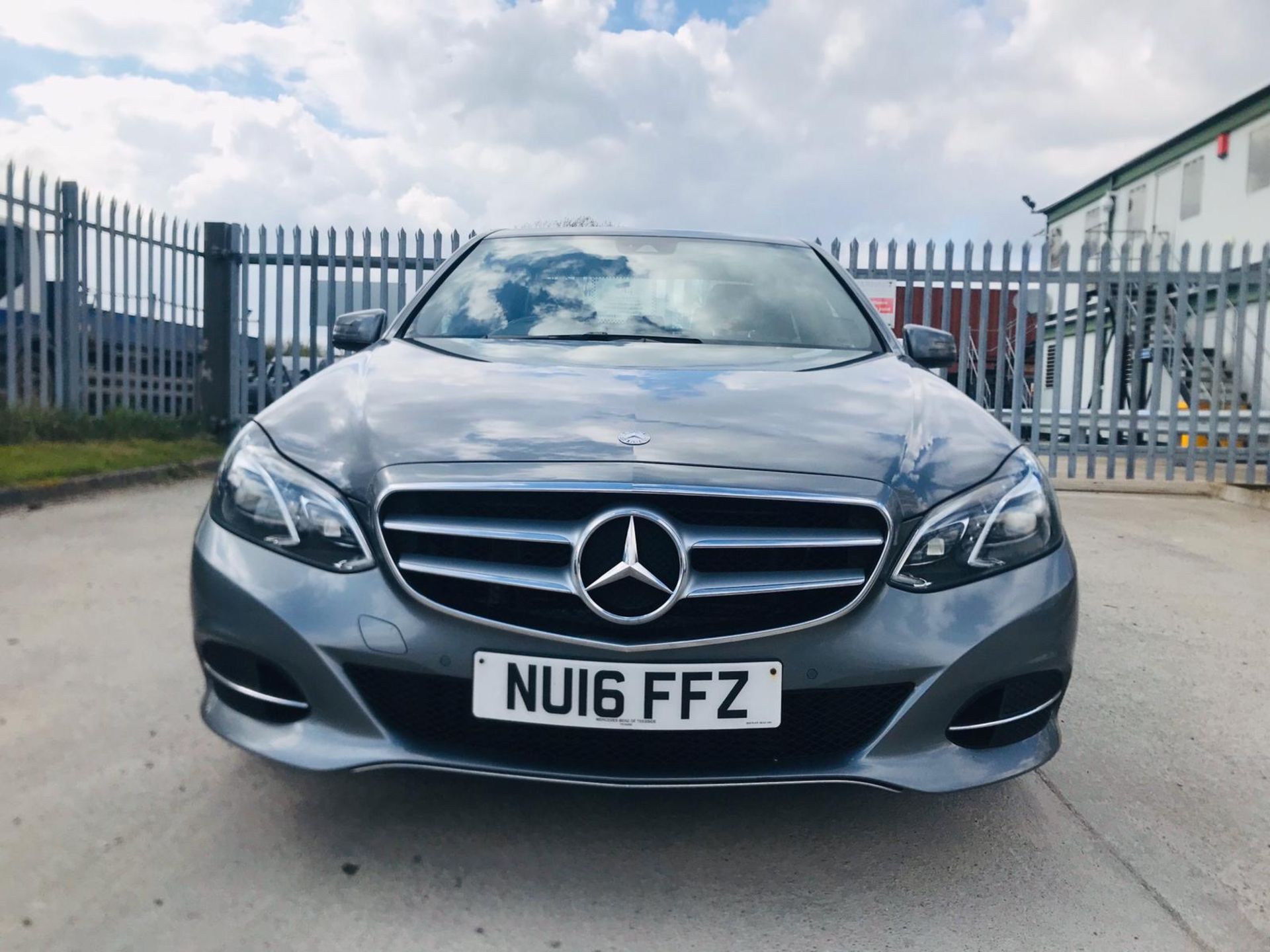 ON SALE MERCEDES E220d (16 REG) BLUETEC "SPECIAL EQUIPMENT" 1 OWNER FSH *SAT NAV* FULL LEATHER - - Image 3 of 28