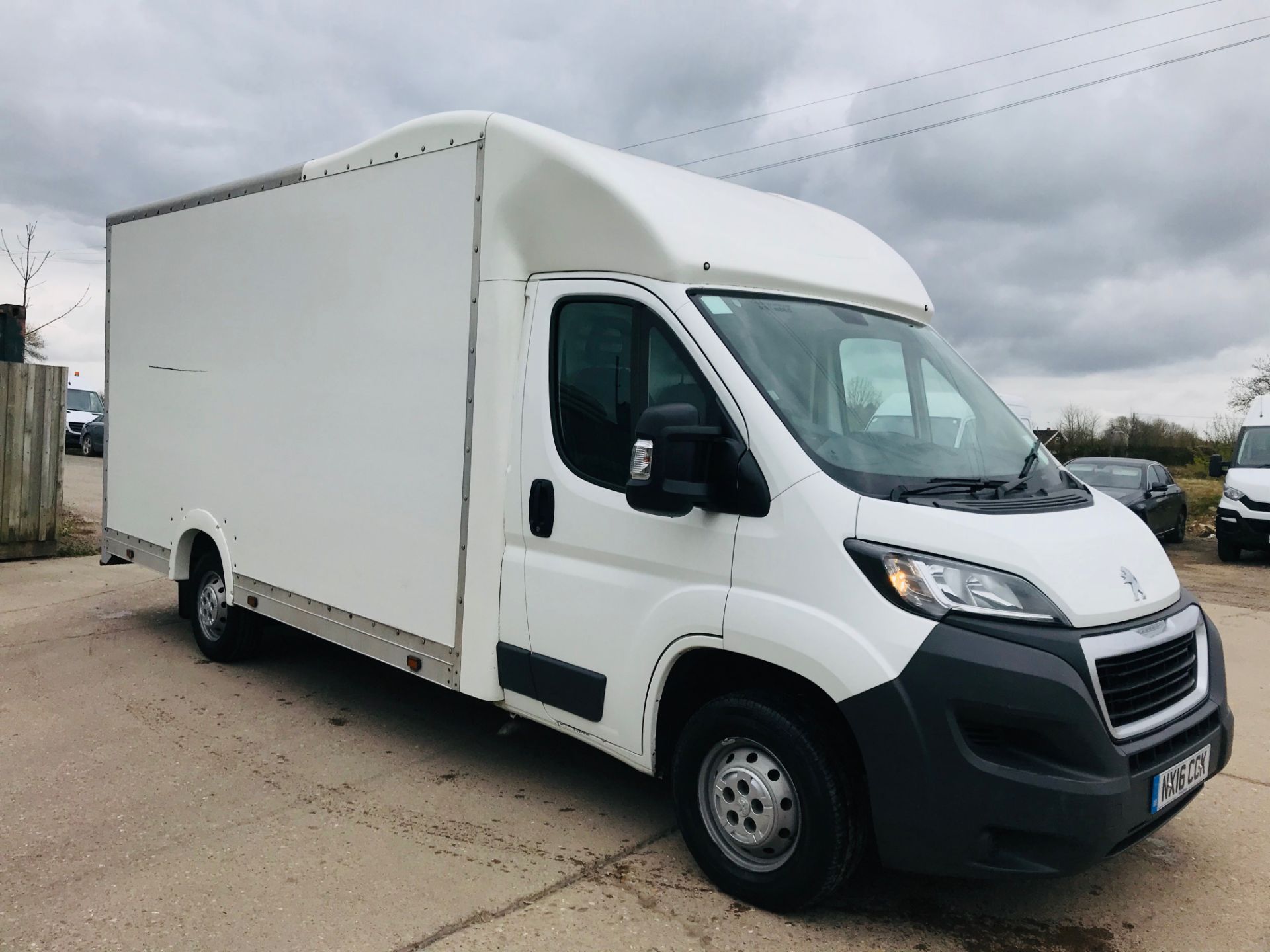 PEUGEOT BOXER 2.2HDI 335 MODEL (16 REG) LWB LUTON / MAXI-MOVER / BOX VAN - 1 OWNER FSH - REMOVALS ? - Image 2 of 31