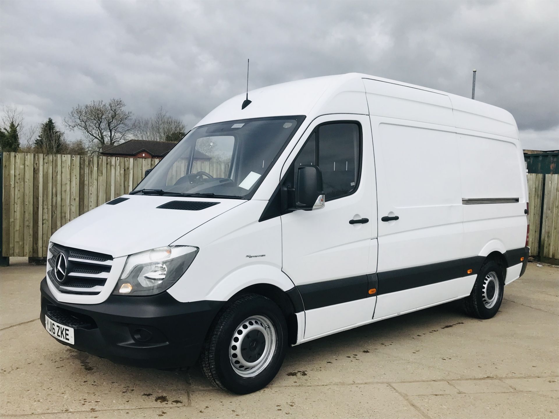 On Sale MERCEDES SPRINTER 313CDI "PREMIUM - 20TH ANNIVERSARY" 1 OWNER FSH - SAT NAV - AC ELEC PACK