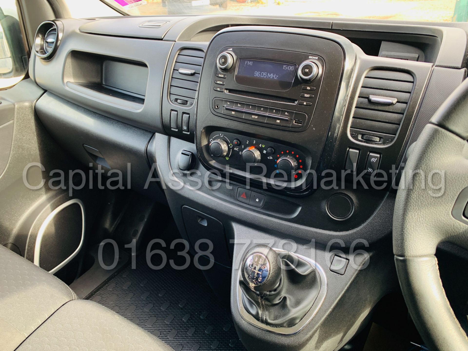 VAUXHALL VIVARO *SPORTIVE* SWB - PANEL VAN (2017 - EURO 6 MODEL) '1.6 CDTI - 6 SPEED' (1 OWNER) - Bild 31 aus 40