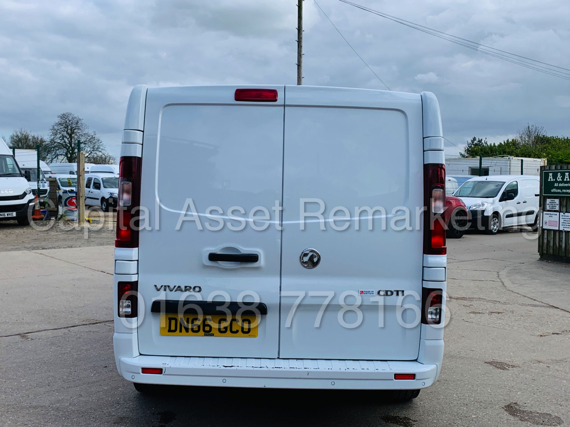 VAUXHALL VIVARO *SPORTIVE* SWB - PANEL VAN (2017 - EURO 6 MODEL) '1.6 CDTI - 6 SPEED' (1 OWNER) - Image 11 of 40