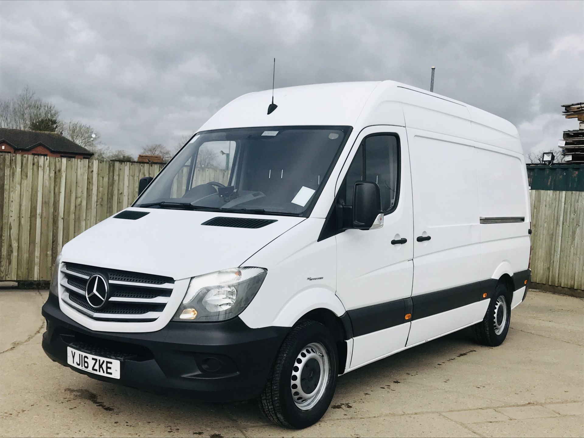 On Sale MERCEDES SPRINTER 313CDI "PREMIUM - 20TH ANNIVERSARY" 1 OWNER FSH - SAT NAV - AC ELEC PACK - Image 2 of 41