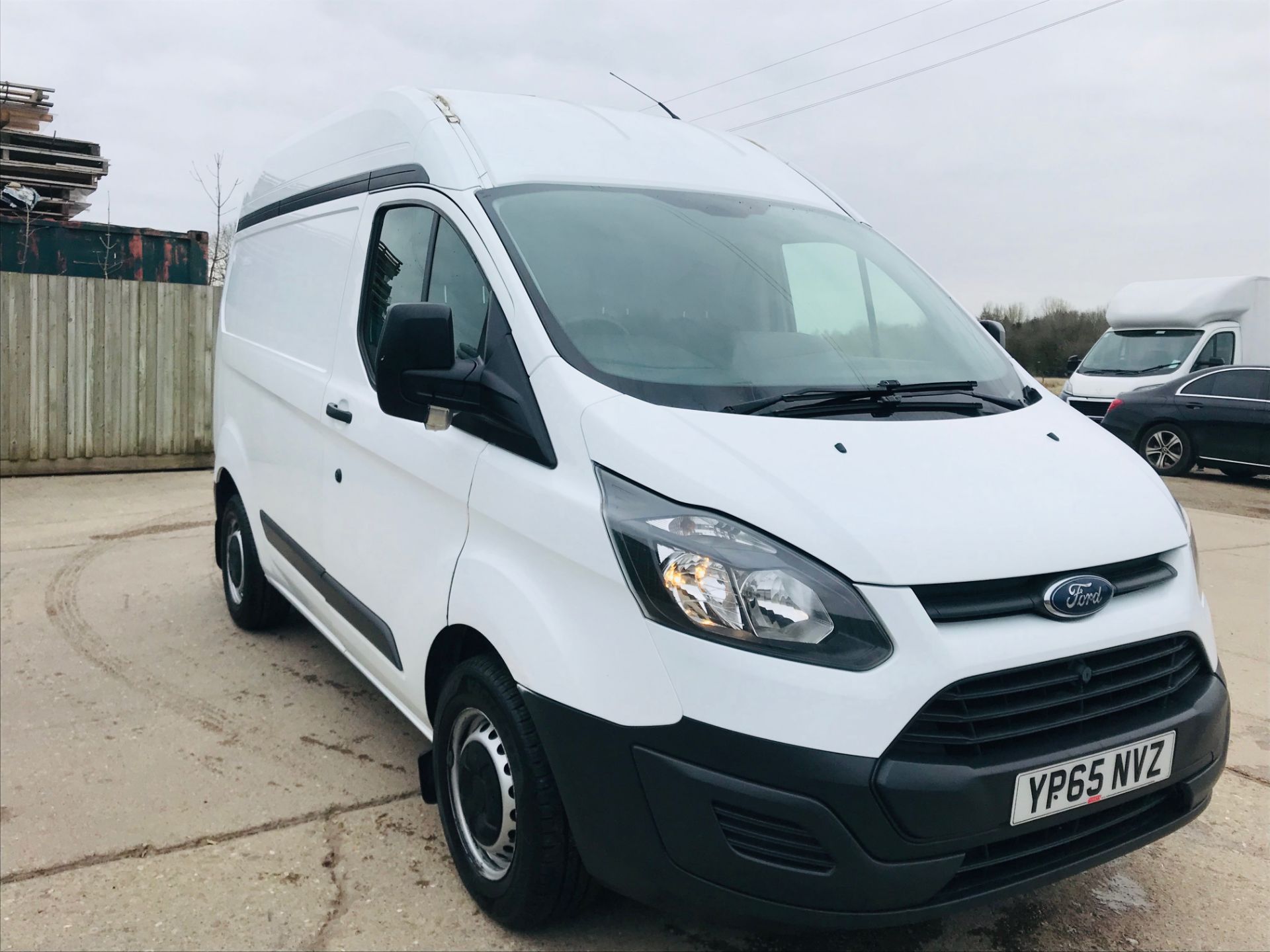 FORD TRANSIT CUSTOM ECO-TECH (2016 MODEL) HI TOP - 1 OWNER *AIR CON* *IDEADL CAMPER CONVERSION* - Image 8 of 32