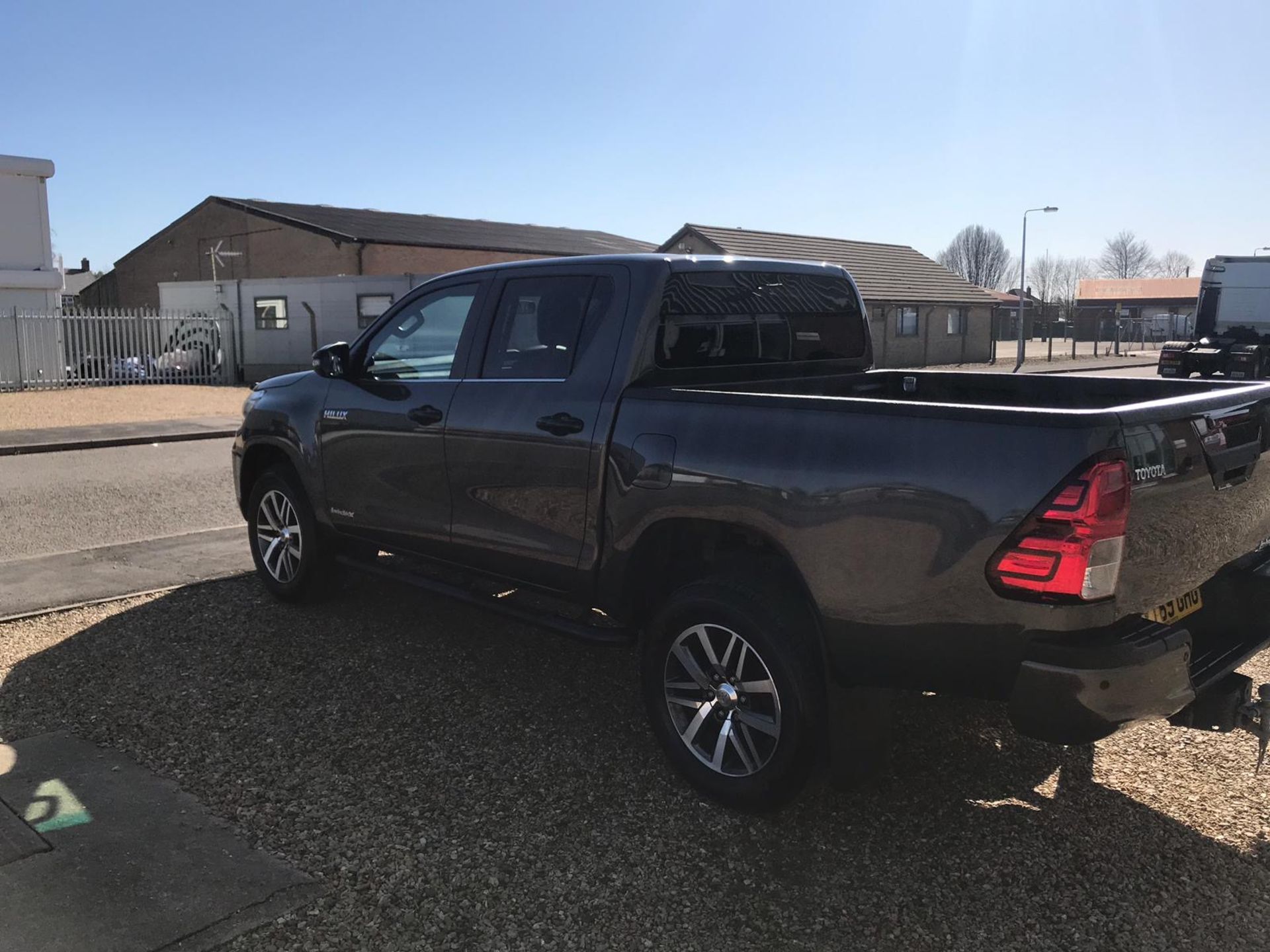 (On Sale) TOYOTA HILUX *INVINCIBLE X* DOUBLE CAB PICK-UP (69 REG) '2.4 D-4D - AUTO' (FULLY LOADED) - Image 4 of 11