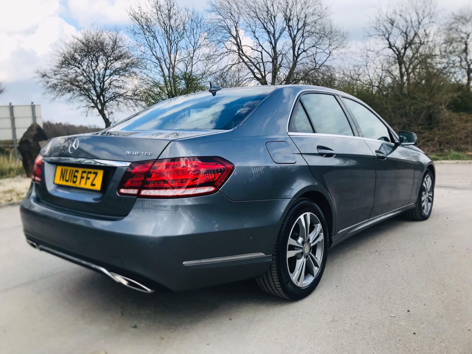 ON SALE MERCEDES E220d (16 REG) BLUETEC "SPECIAL EQUIPMENT" 1 OWNER FSH *SAT NAV* FULL LEATHER - - Image 8 of 28