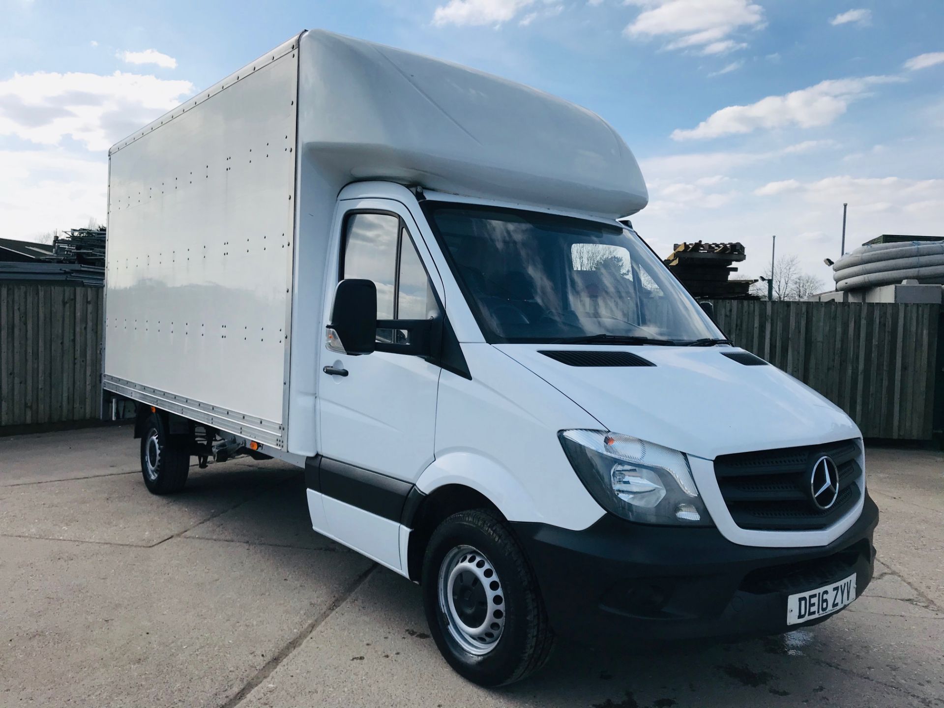 ON SALE MERCEDES SPRINTER 313CDI LWB 14FT LUTON BOX VAN WITH ELECTRIC TAIL LIFT (16 REG) 1 OWNER FSH - Image 3 of 19