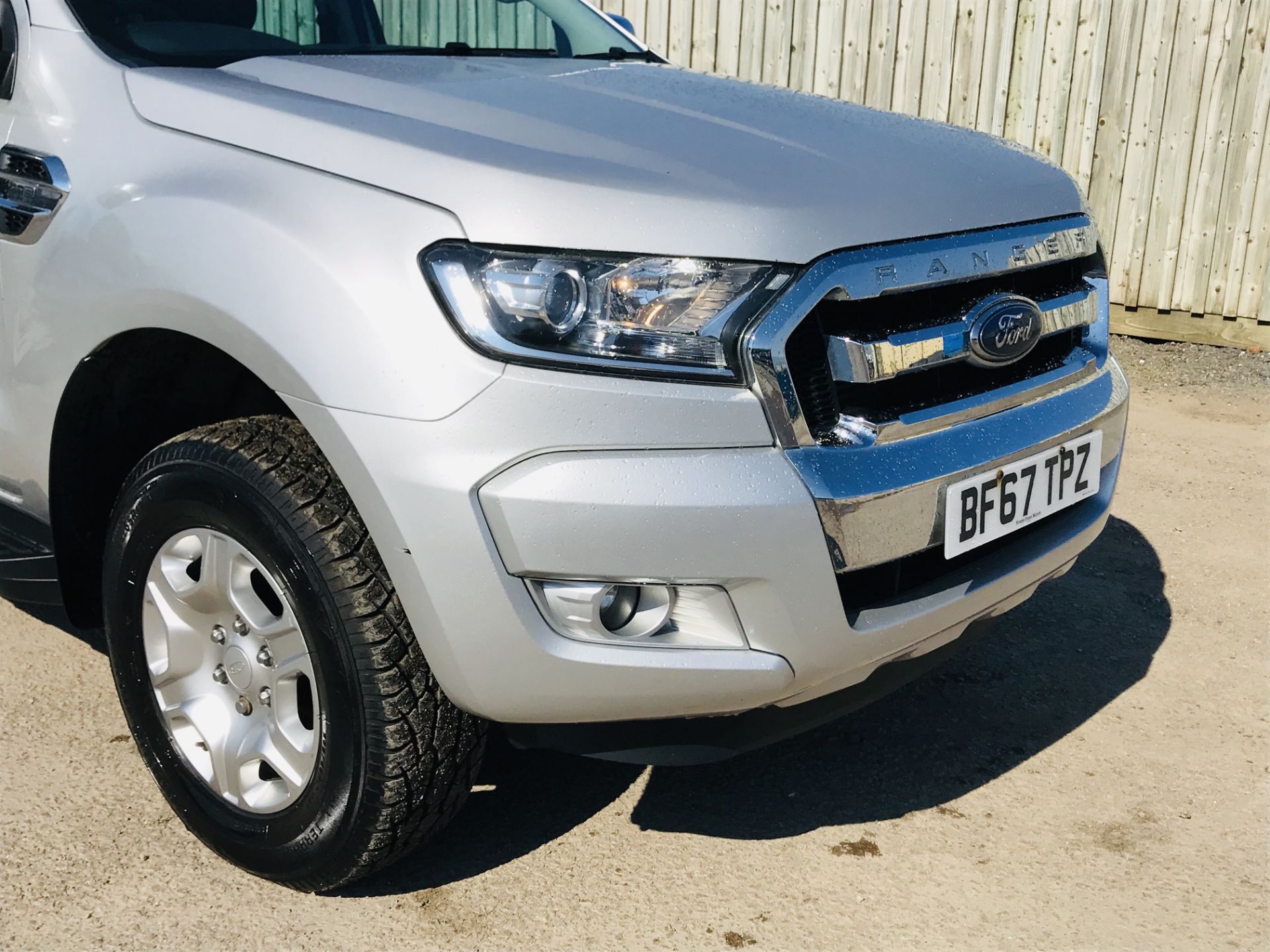 On Sale FORD RANGER "LIMITED" TDCI "AUTO" DOUBLE/CAB 4X4 - (2018 MODEL) 1 OWNER - HUGE SPEC - LOOK - Image 15 of 38