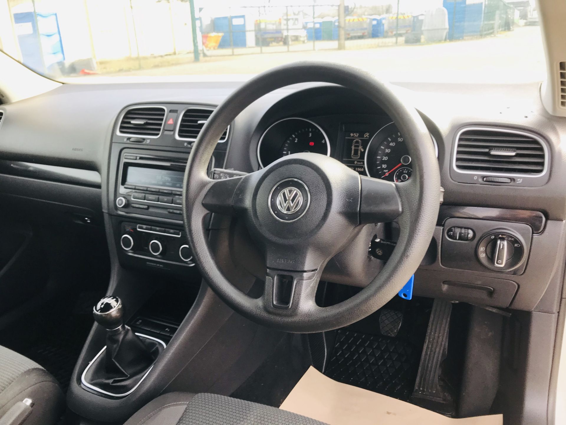 On Sale VOLKSWAGEN GOLF TDI "BLUEMOTION" ESTATE (12 REG - NEW SHAPE) 1 OWNER - FSH - AIR CON - Image 28 of 38