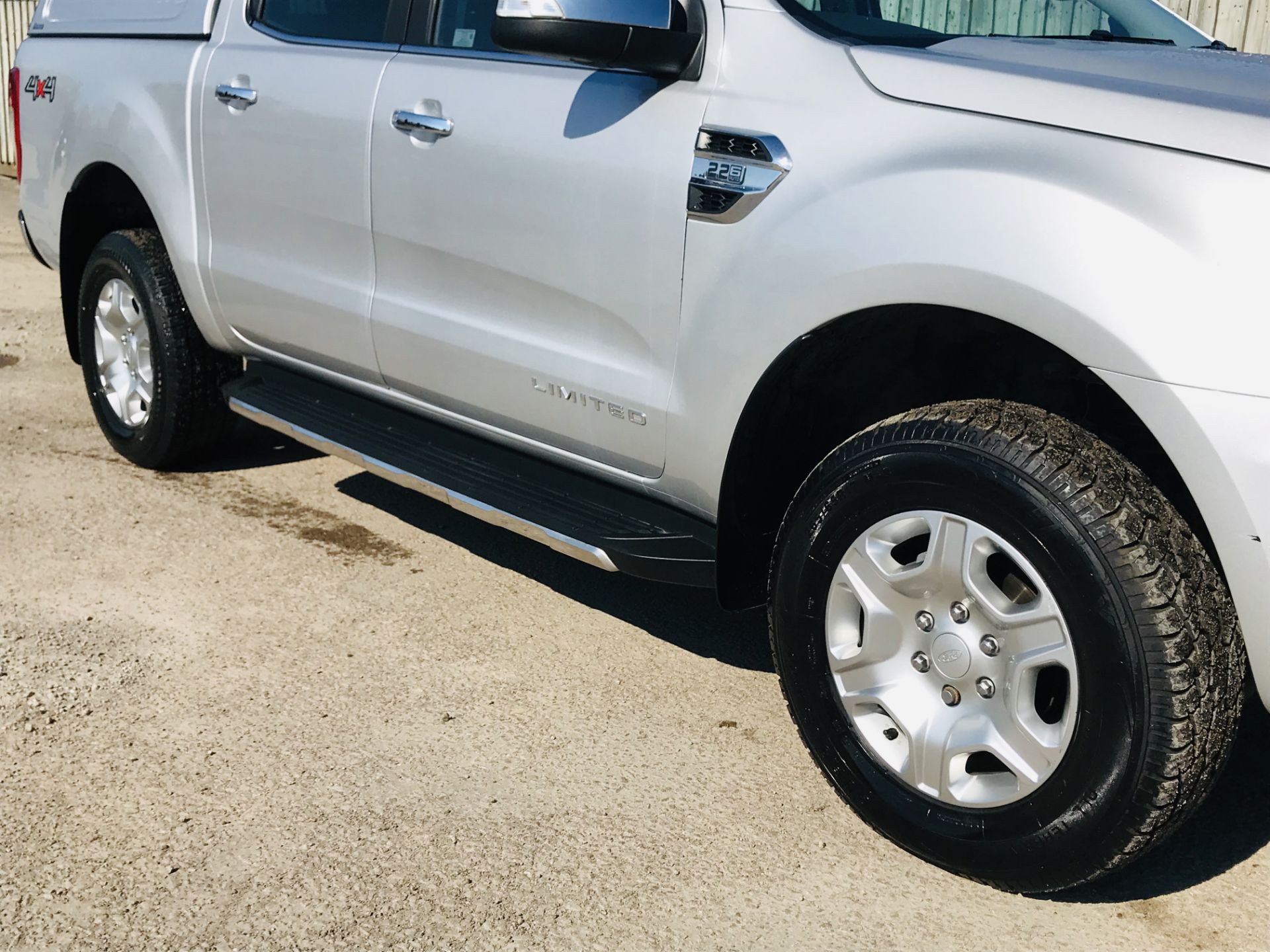 On Sale FORD RANGER "LIMITED" TDCI "AUTO" DOUBLE/CAB 4X4 - (2018 MODEL) 1 OWNER - HUGE SPEC - LOOK - Image 14 of 38