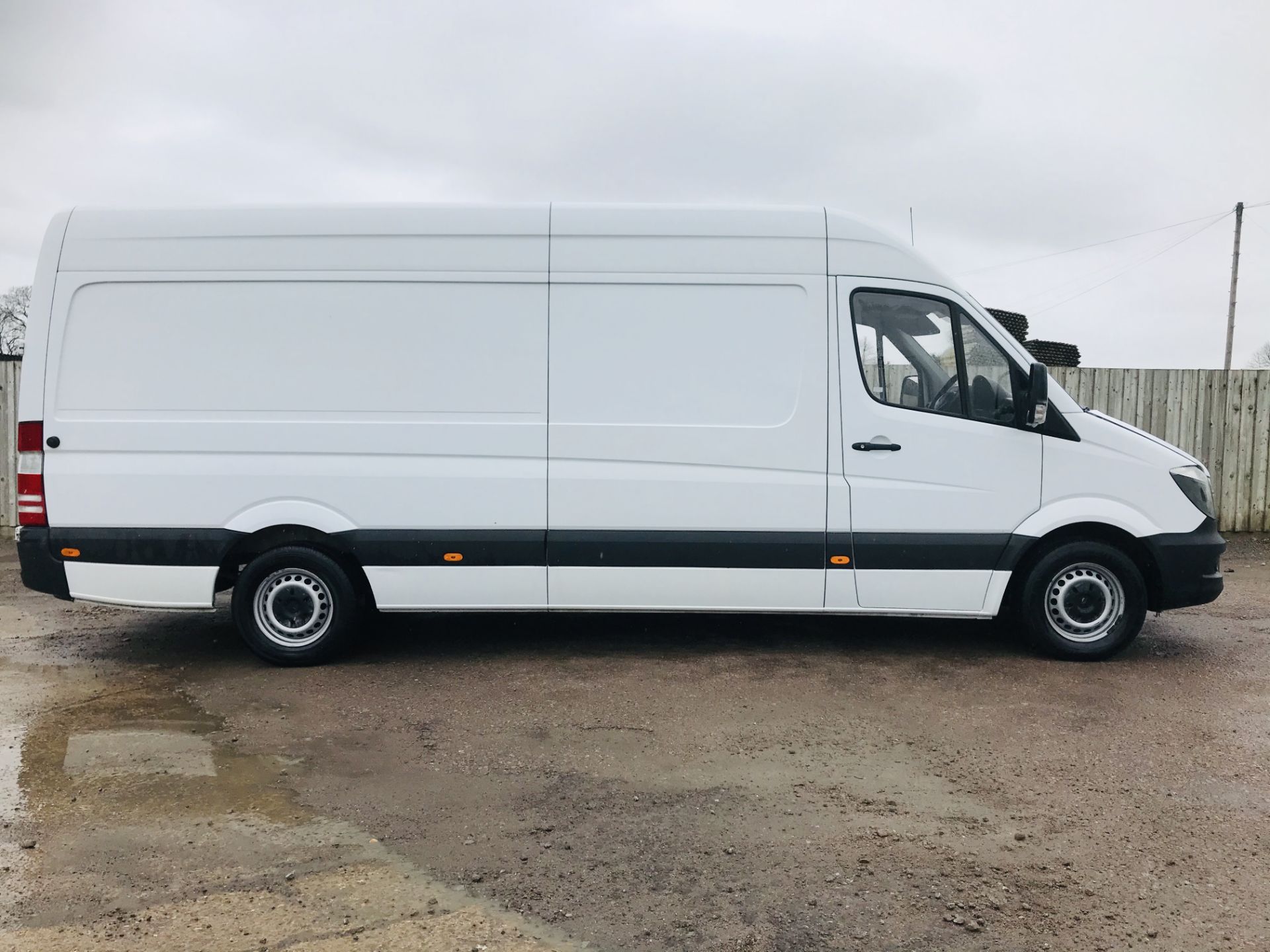 ON SALE MERCEDES SPRINTER 313CDI "130BHP - 6 SPEED" 4.2MTR LWB / HI TOP (15 REG) 1 OWNER FSH - Image 11 of 20