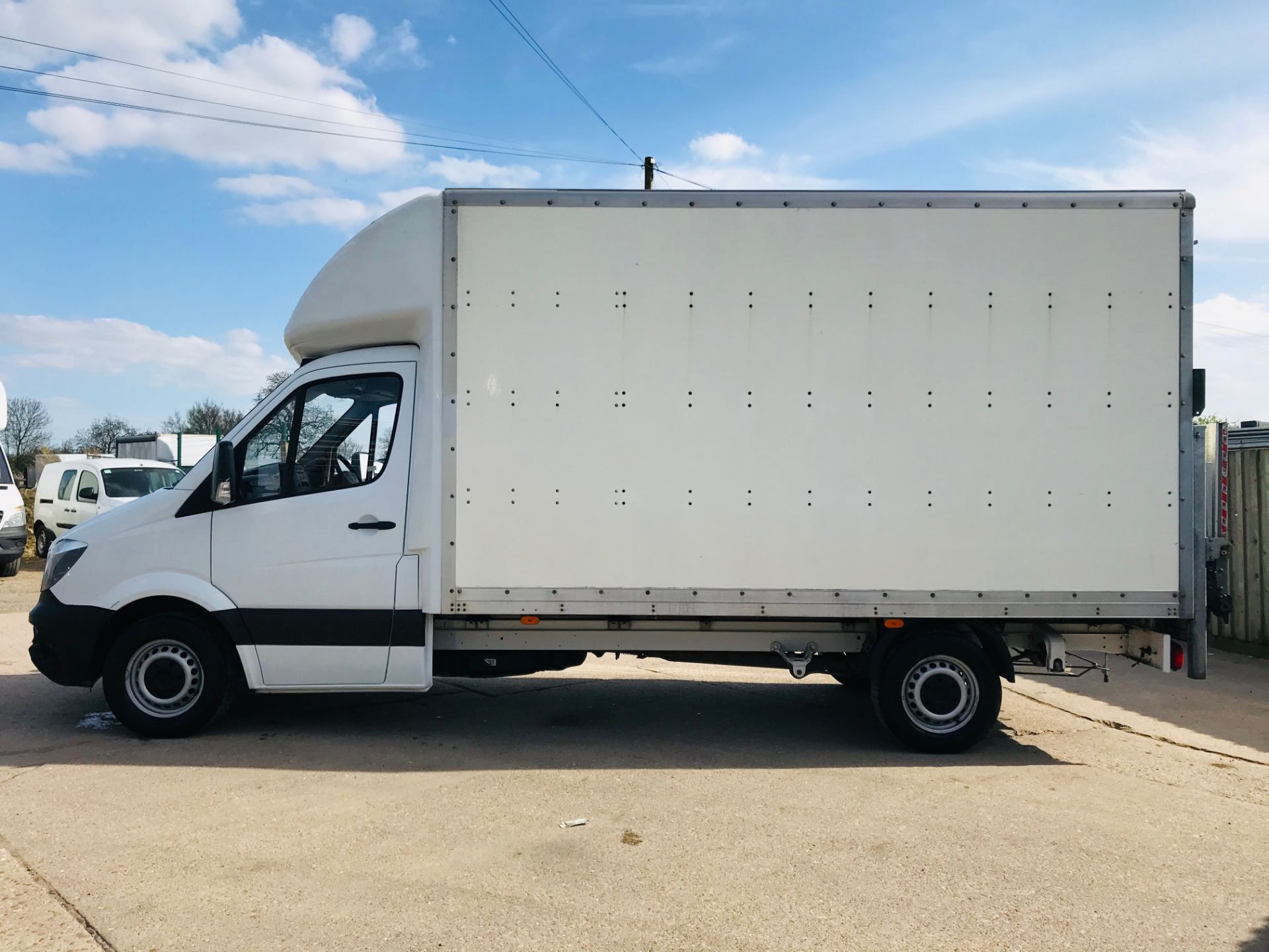 ON SALE MERCEDES SPRINTER 313CDI LWB 14FT LUTON BOX VAN WITH ELECTRIC TAIL LIFT (16 REG) 1 OWNER FSH - Image 8 of 19