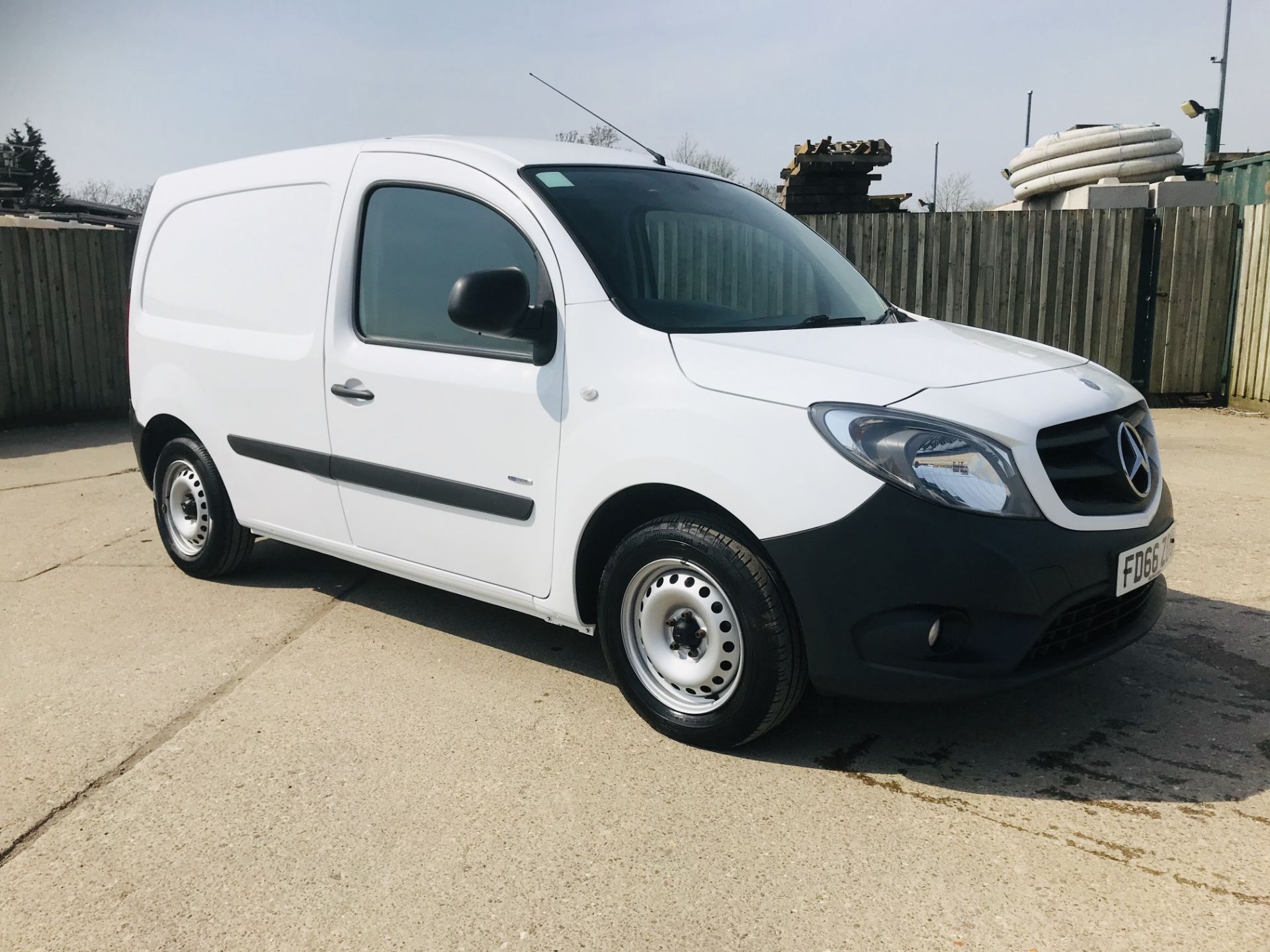 (ON SALE) MERCEDES CITAN 109CDI *BLUE EFFICIENCY EURO 6* LWB (2017 MODEL) 1 OWNER FSH - SIDE DOOR - Image 5 of 26