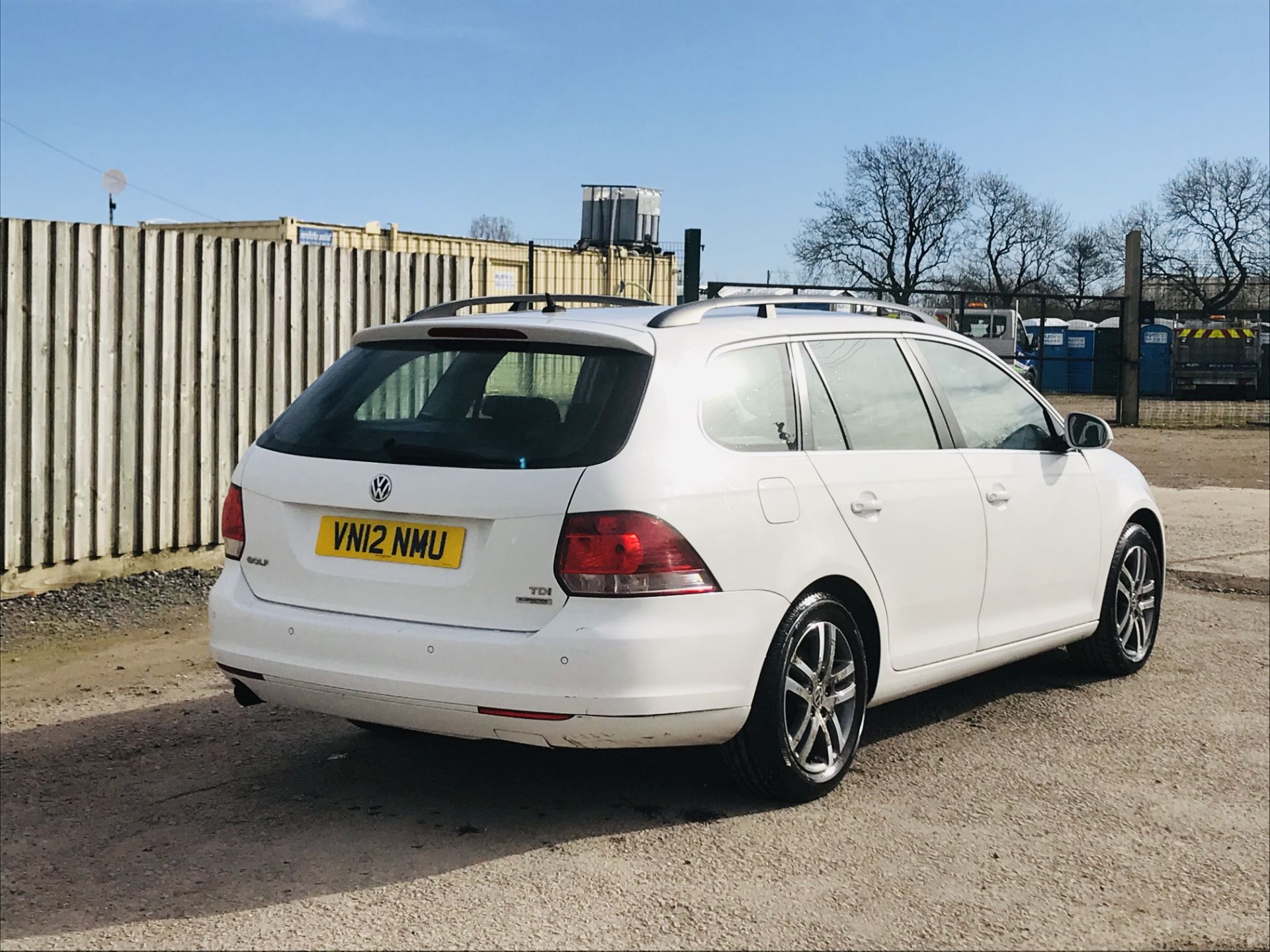 On Sale VOLKSWAGEN GOLF TDI "BLUEMOTION" ESTATE (12 REG - NEW SHAPE) 1 OWNER - FSH - AIR CON - Image 10 of 38