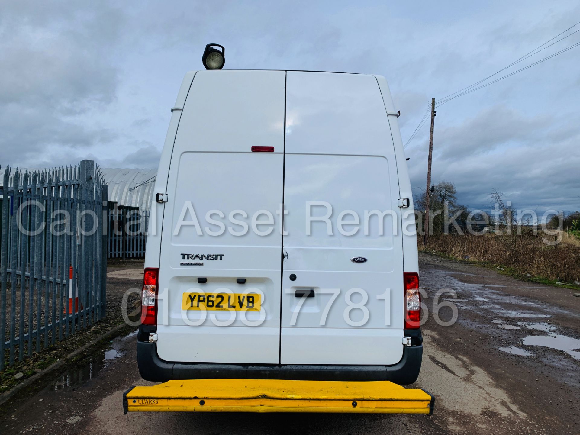 FORD TRANSIT T350 *LWB - 6 SEATER MESSING UNIT* (2013 MODEL) '2.2 TDCI' *CLARKS CONVERSION* - Image 10 of 43