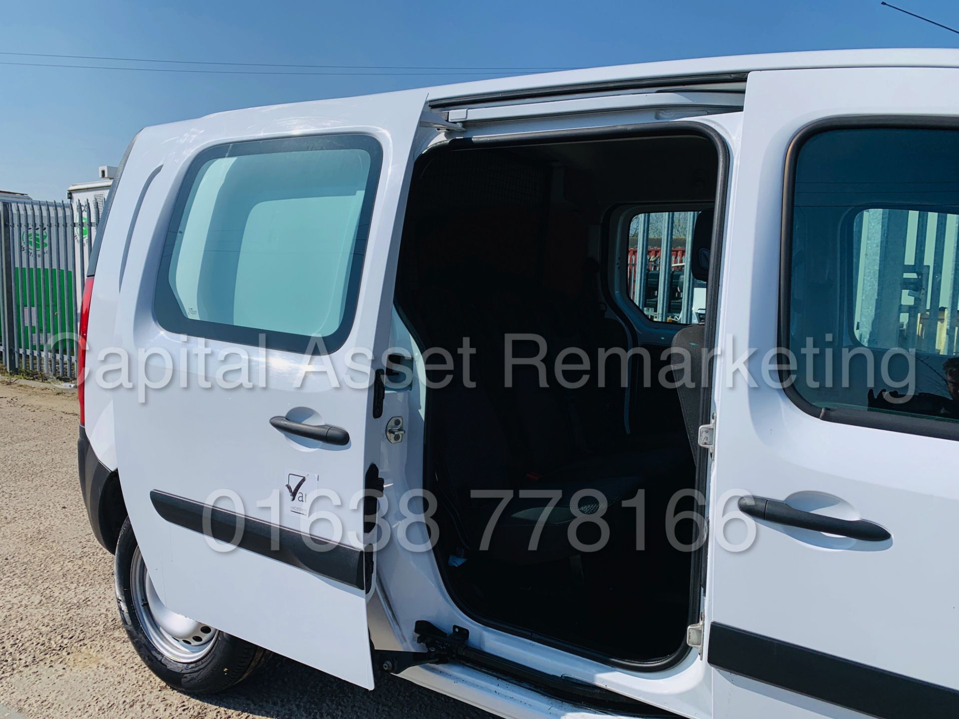 MERCEDES-BENZ CITAN 109 CDI *XLWB- 5 SEATER CREW VAN* (2016) *CRUISE CONTROL* (1 OWNER-FULL HISTORY) - Image 28 of 43