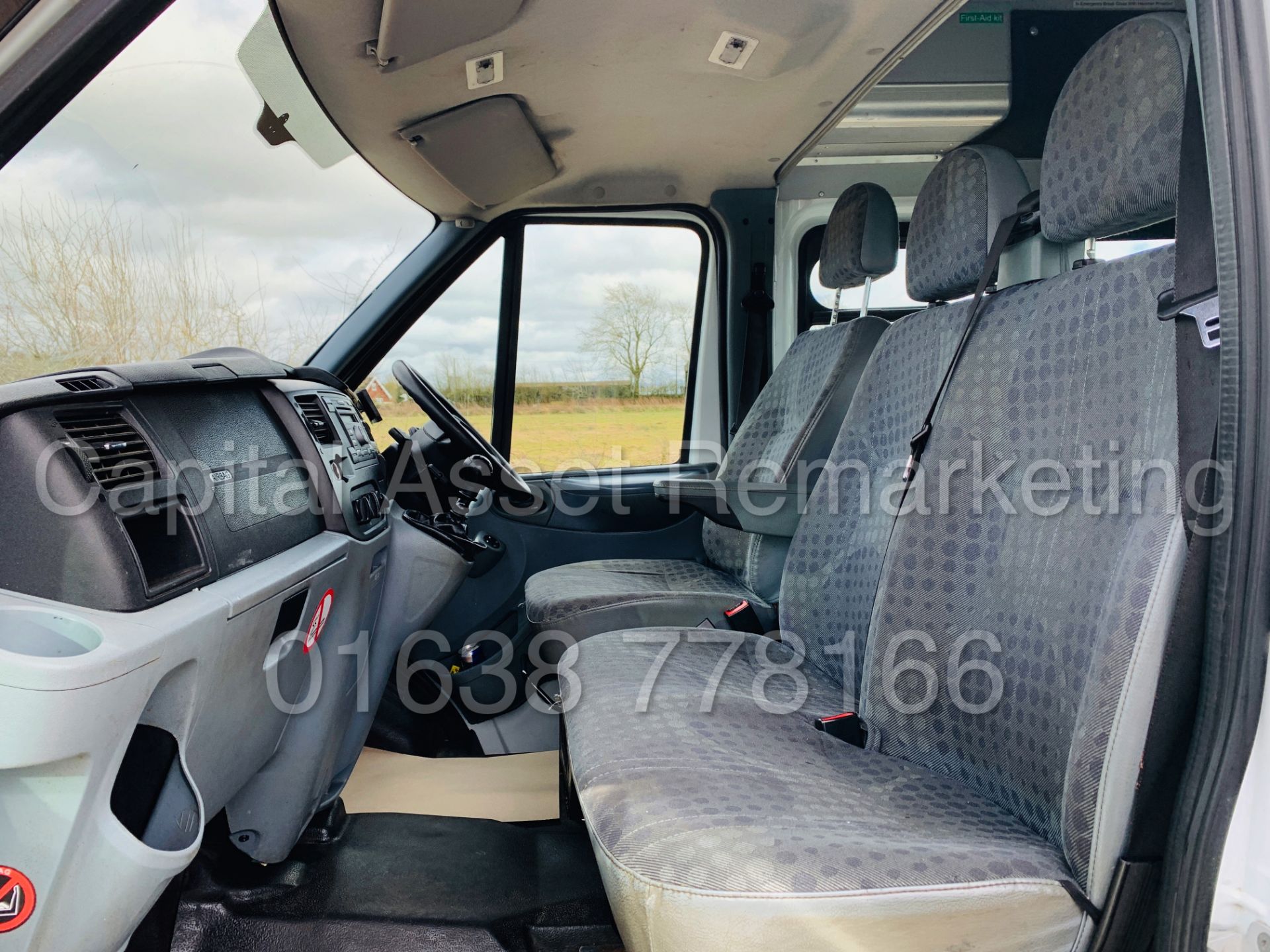 FORD TRANSIT T350 *LWB - 6 SEATER MESSING UNIT* (2013 MODEL) '2.2 TDCI' *CLARKS CONVERSION* - Image 19 of 43