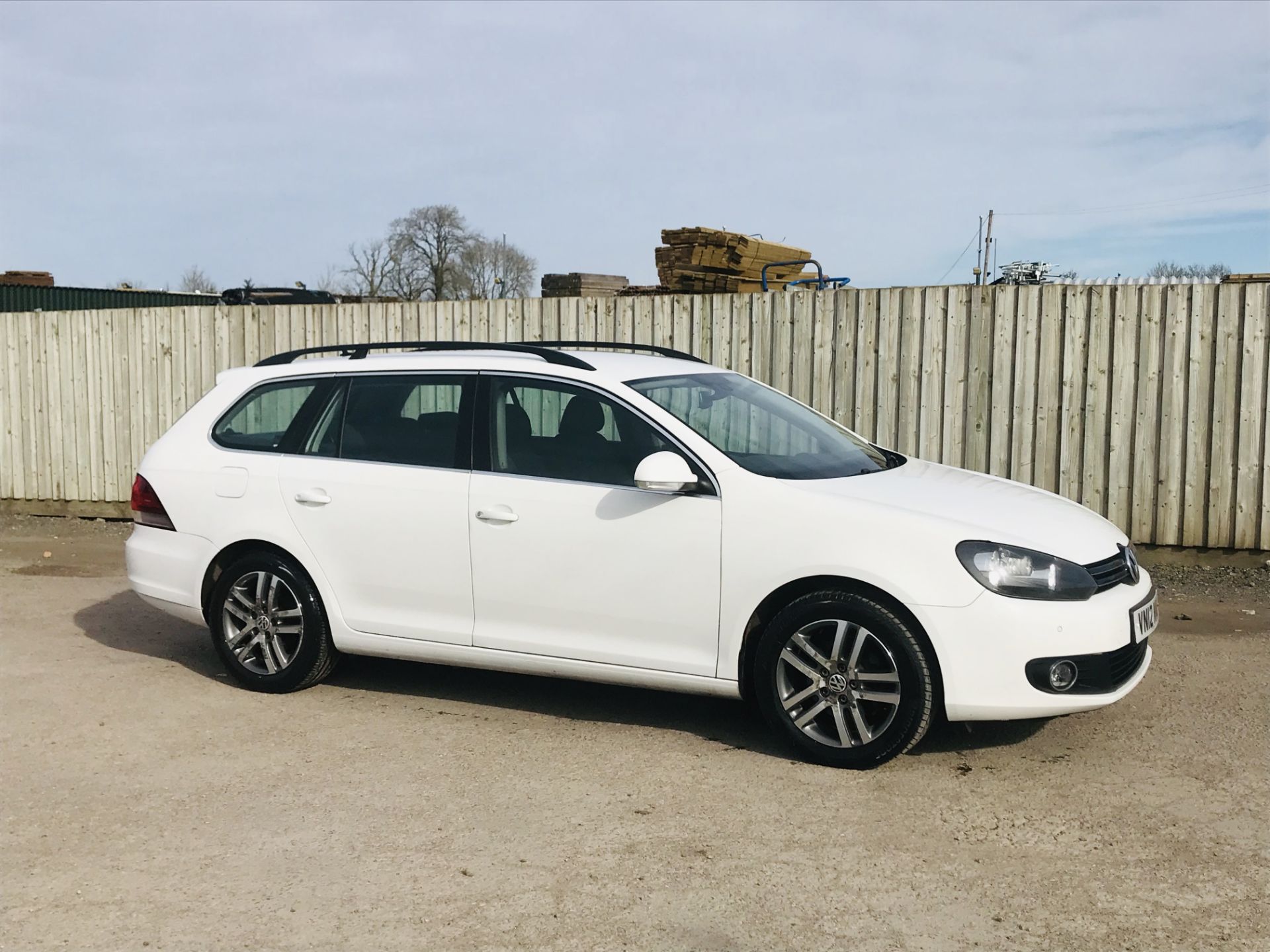 On Sale VOLKSWAGEN GOLF TDI "BLUEMOTION" ESTATE (12 REG - NEW SHAPE) 1 OWNER - FSH - AIR CON